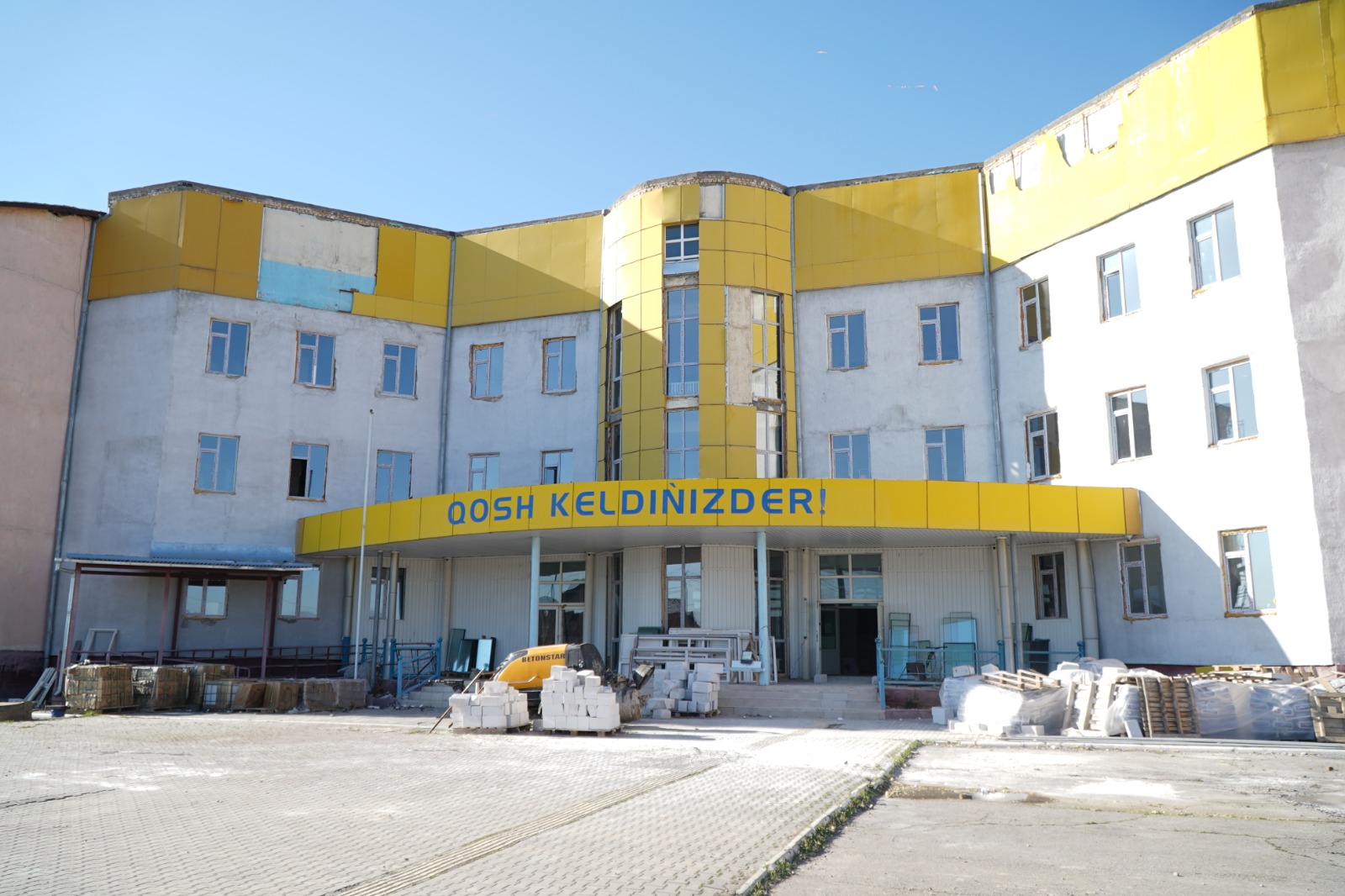 Аким города ознакомился с ходом строительства школы №54