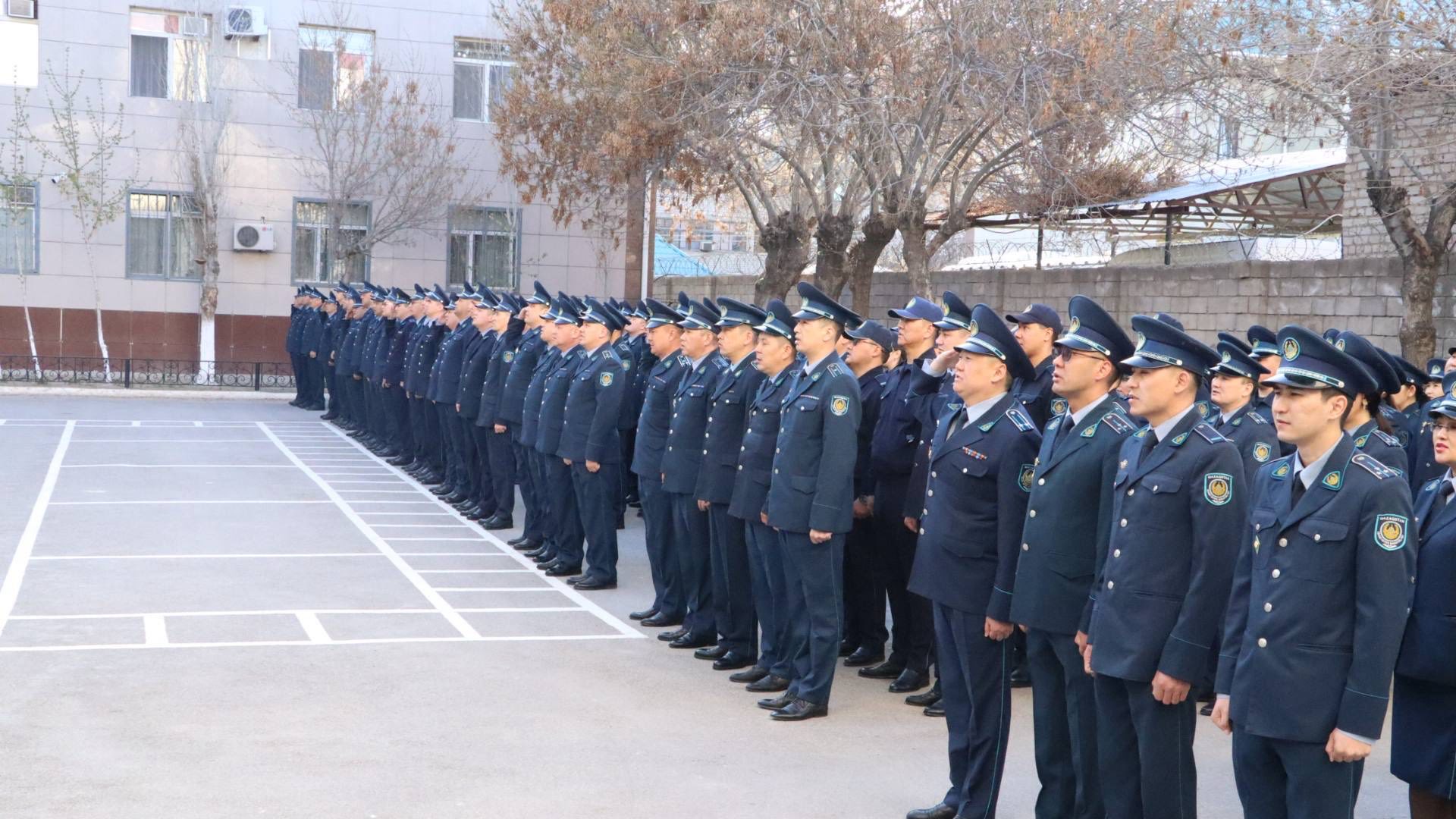 Полицейские Кызылорды перешли на летнюю форму одежды