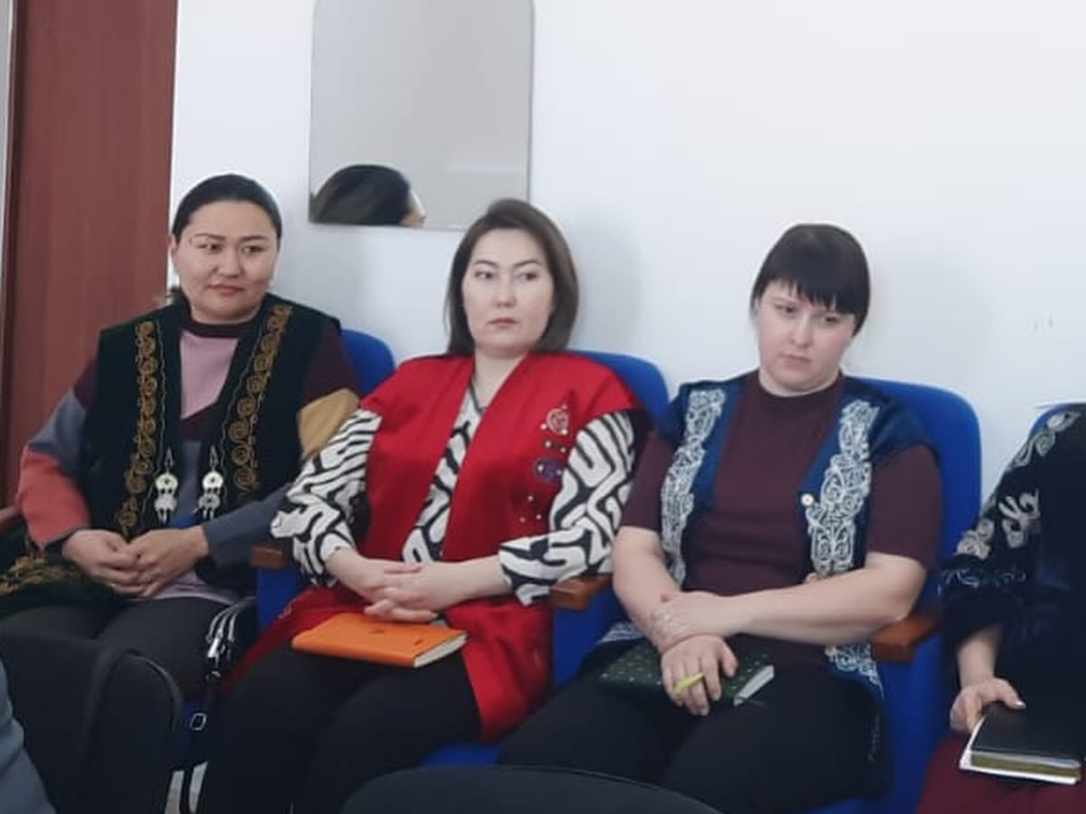 Депутаты районного маслихата приняли участие на заседании Комиссии по делам несовершеннолетних и защите их прав при акимате Жаркаинского района.