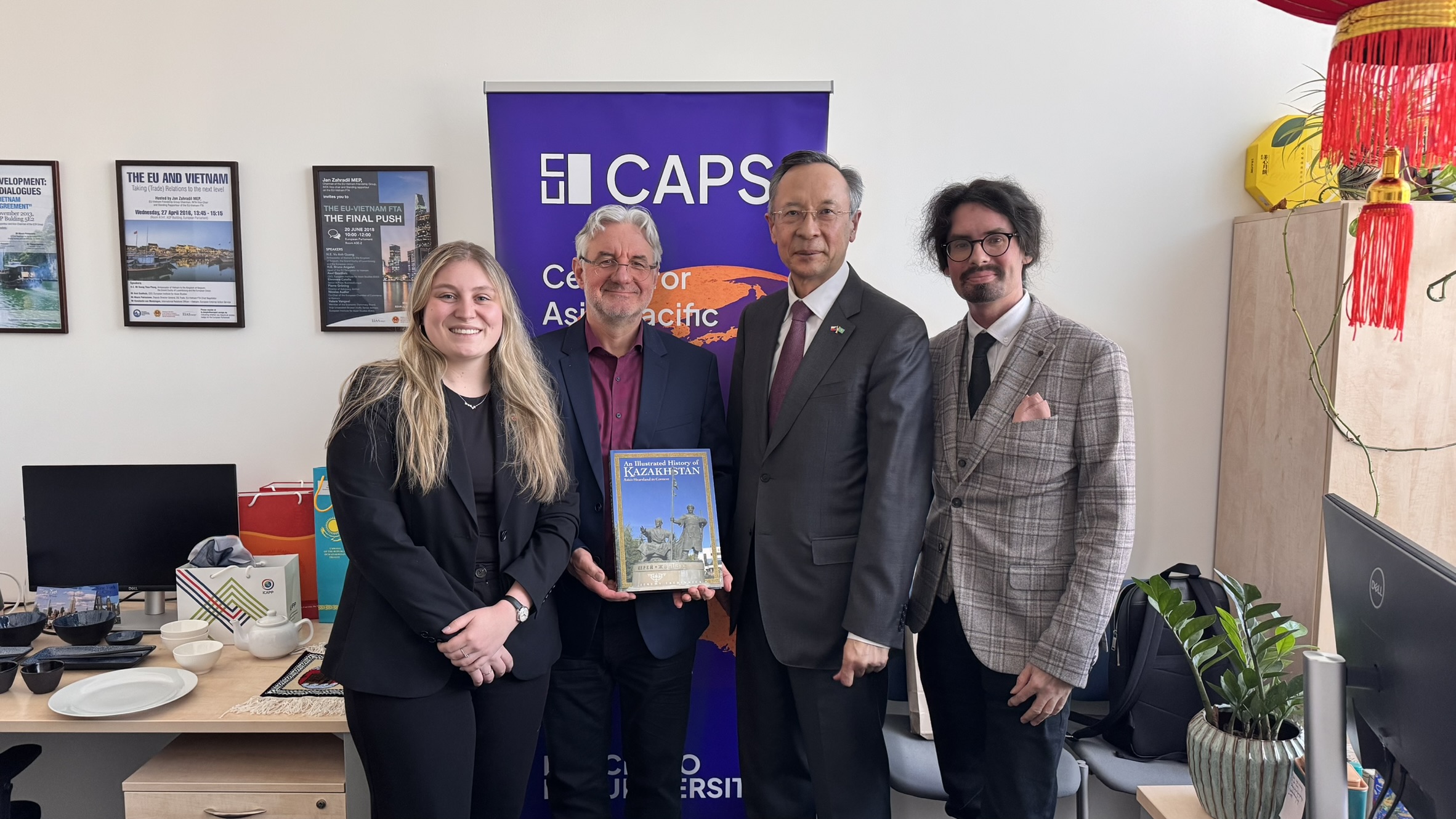 Казахстанская конституционная реформа и научно-образовательные связи с Чехией обсуждены в Университете CEVRO