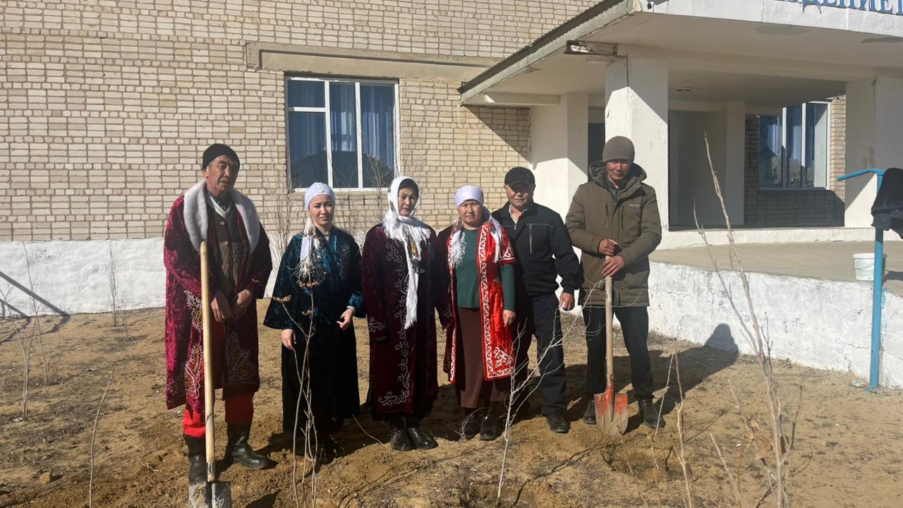 В честь Дня возрождения в целях формирования природоохранной и экологической культуры организована посадка деревьев.