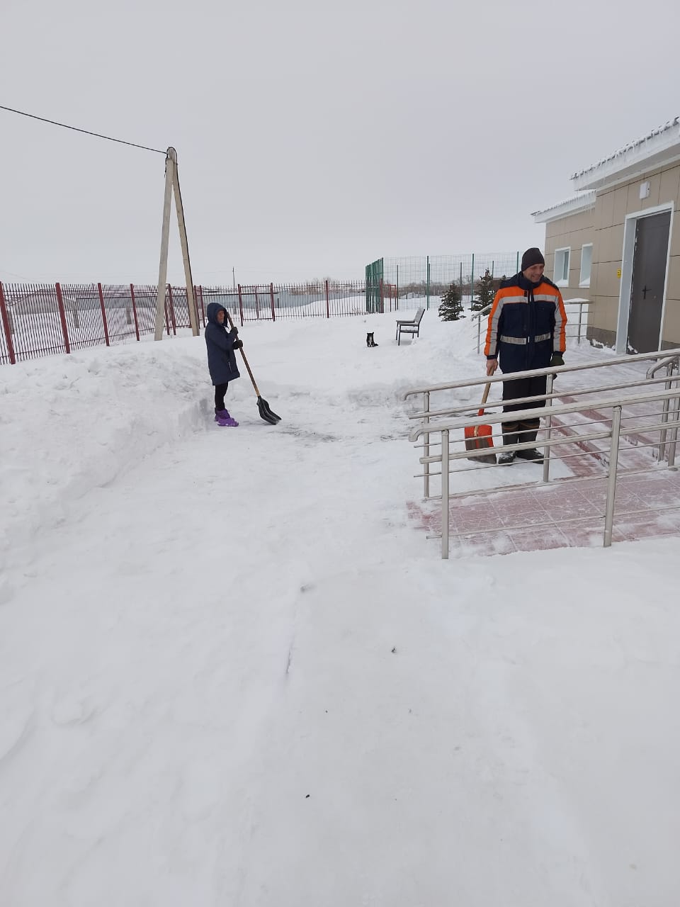 Очистка снега в селе Бузулук