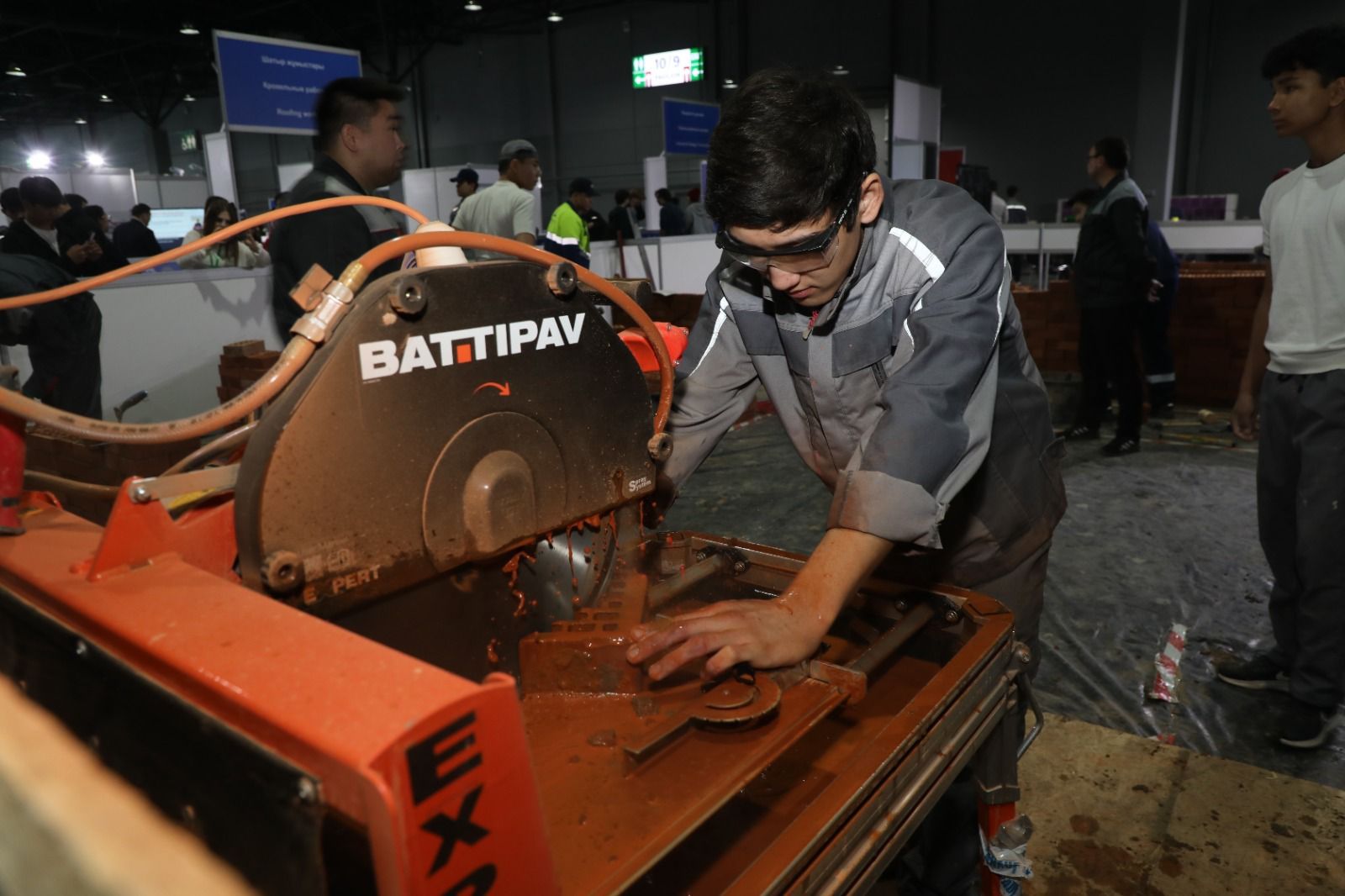 Лучшие студенты города соревнуются на WorldSkills Almaty 2026