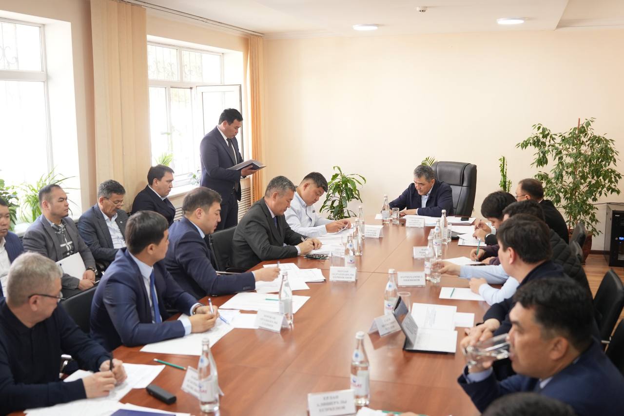 Министр водных ресурсов и ирригации провел совещание по вопросам подготовки к вегетационному периоду в Туркестанской области