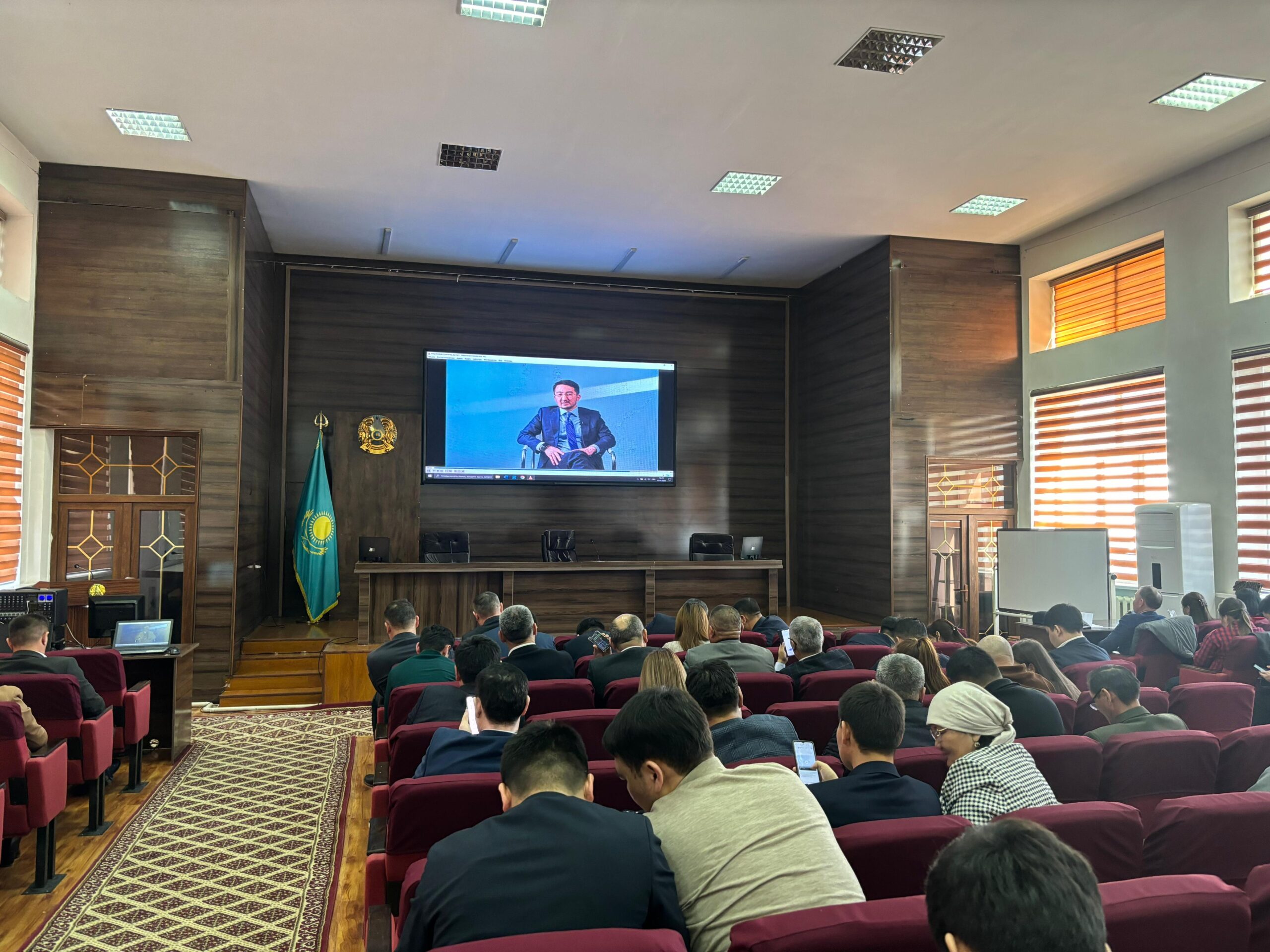 В АРЫСИ ПРОШЕЛ ВЫЕЗДНОЙ СЕМИНАР ДЛЯ ГОСУДАРСТВЕННЫХ СЛУЖАЩИХ