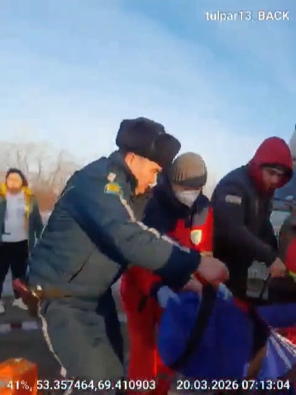 Патрульные спасли жизнь водителя на трассе в Акмолинской области