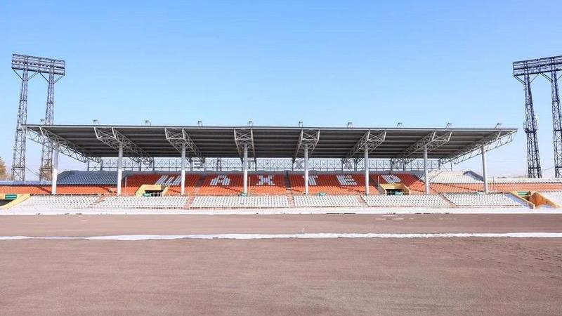 На стадионе «Шахтёр» в Караганде тестируют систему подогрева поля