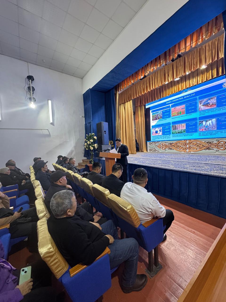 В селе Канабек на встрече были подняты насущные проблемы