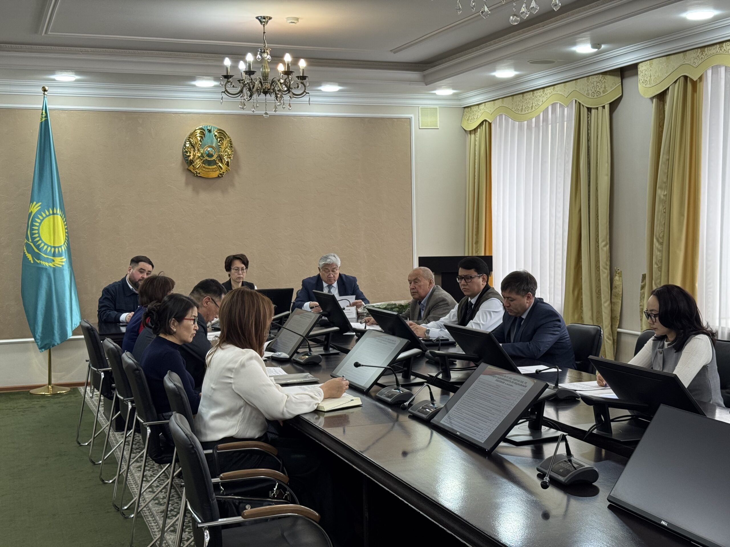 Облыста әлеуметтік-еңбек қатынастары бойынша комиссия отырысы өтті