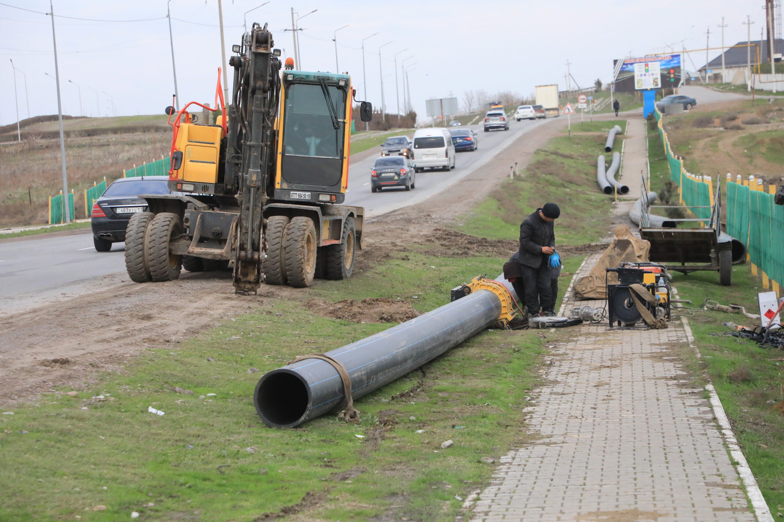 САРЫАГАШ: ВЕДУТСЯ РАБОТЫ ПО ПРОТЯЖКЕ МАГИСТРАЛЬНЫХ ВОДОПРОВОДОВ