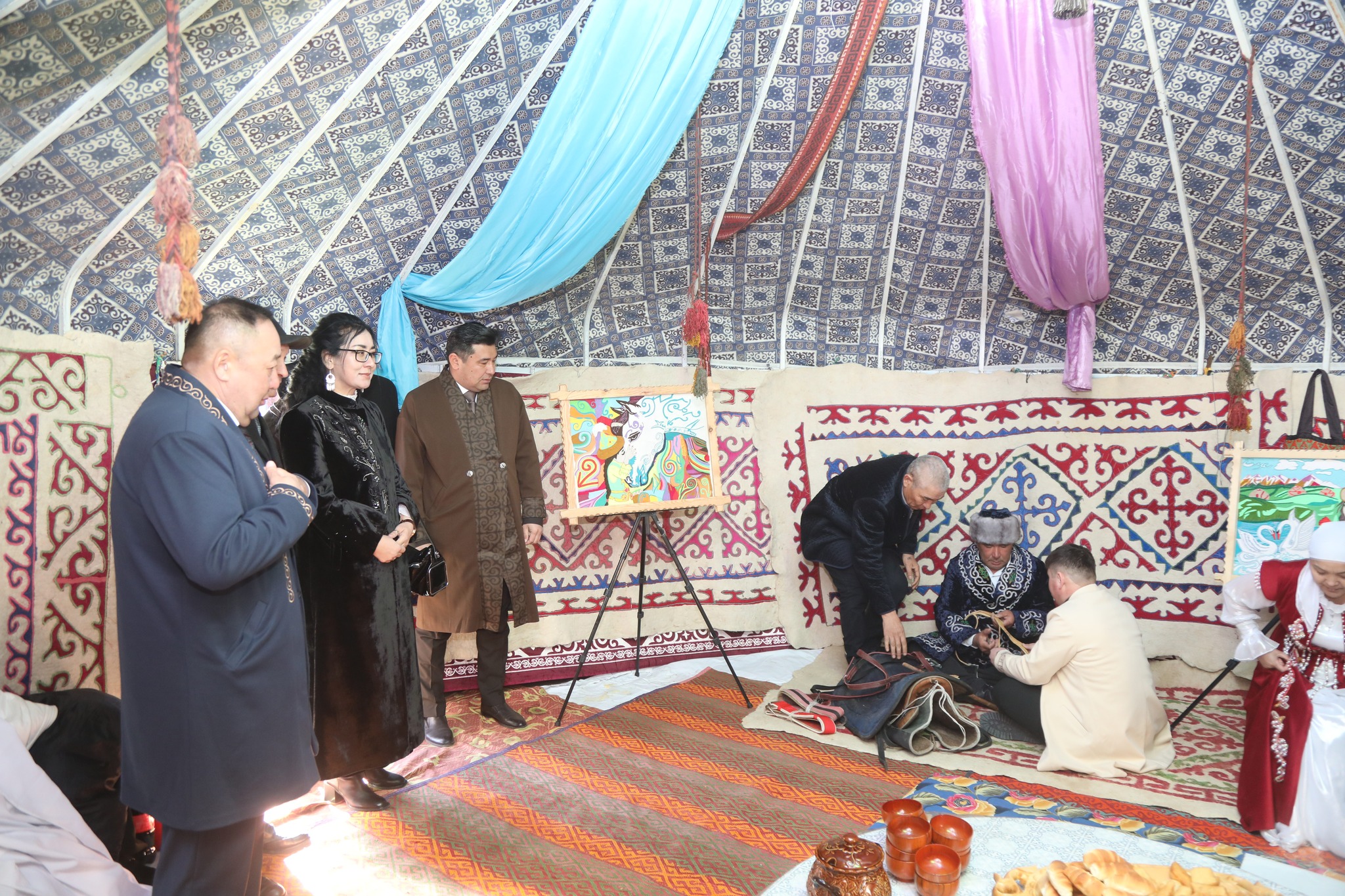 День национальной одежды отмечается с широким размахом