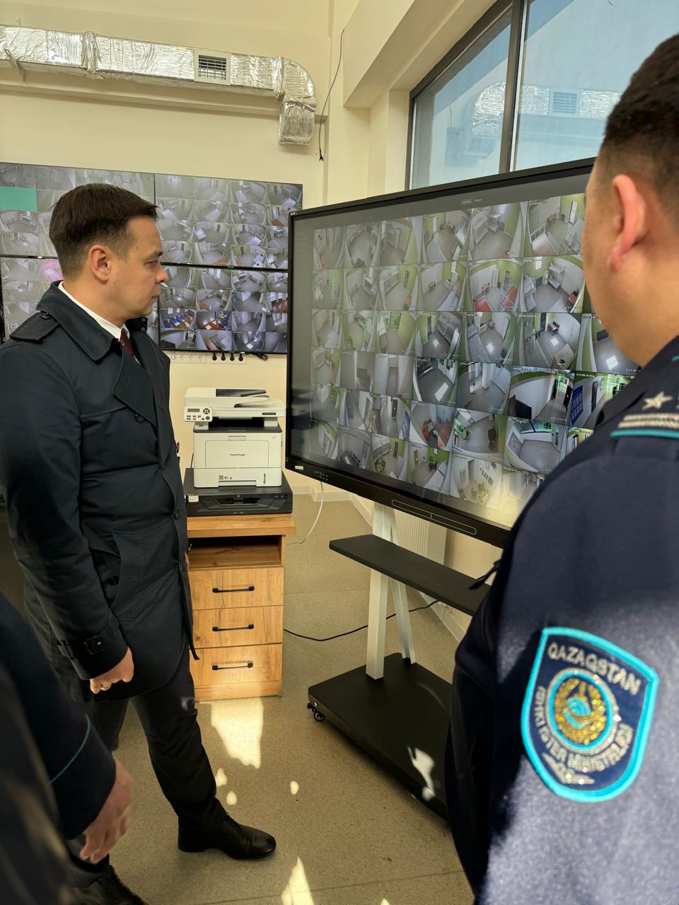 Артур Ластаев посетил учреждение для несовершеннолетних в Алматы