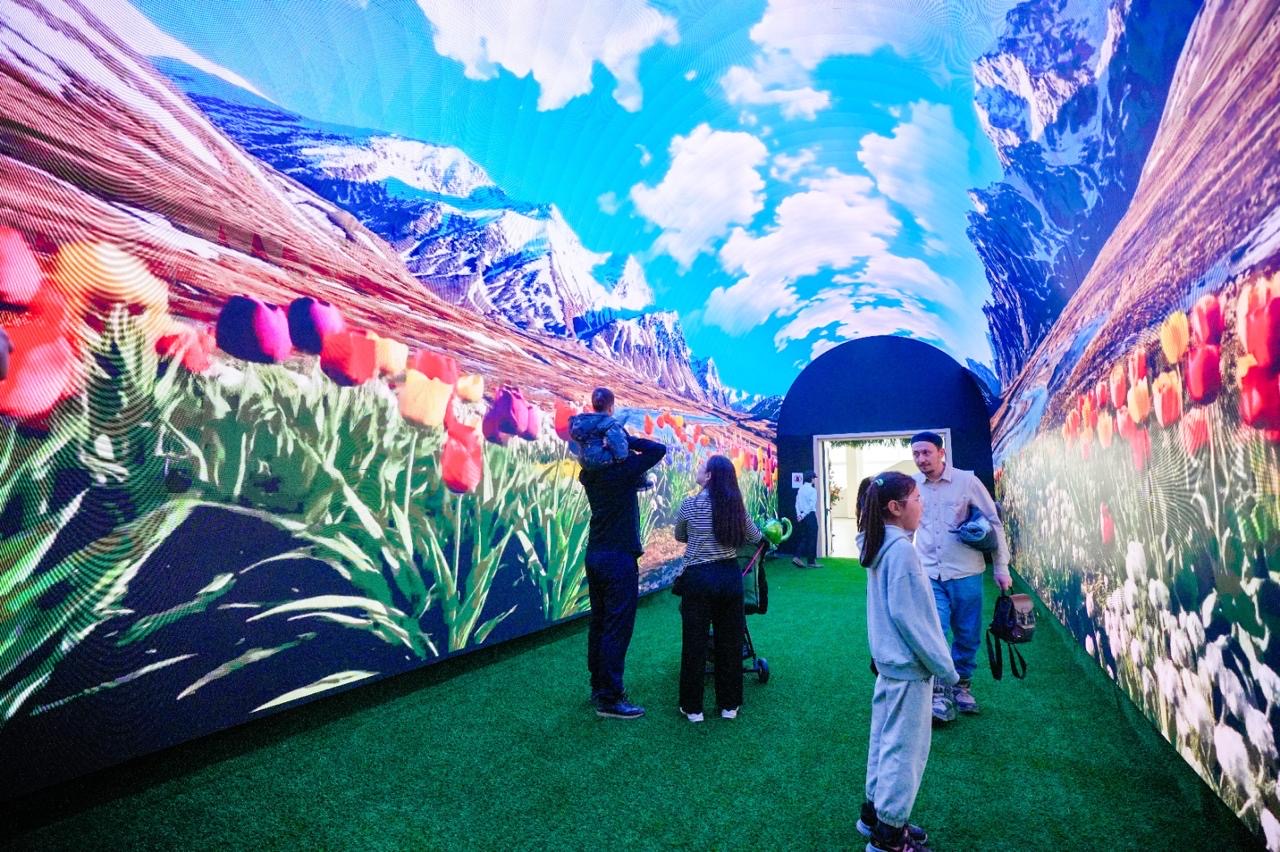 12-метровый LED-туннель заработал в Астане