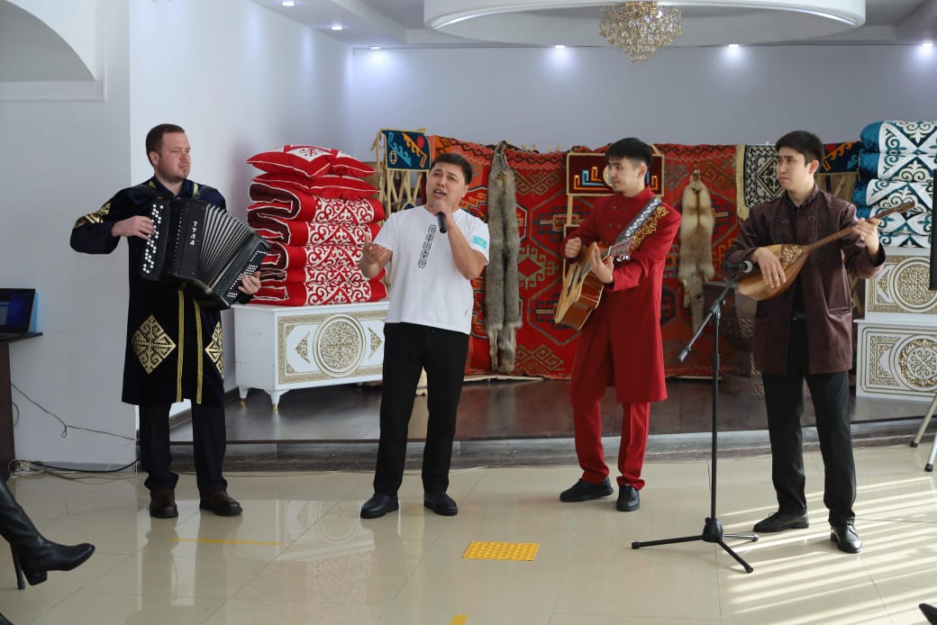 «Көрісу күні» – день тёплых встреч,