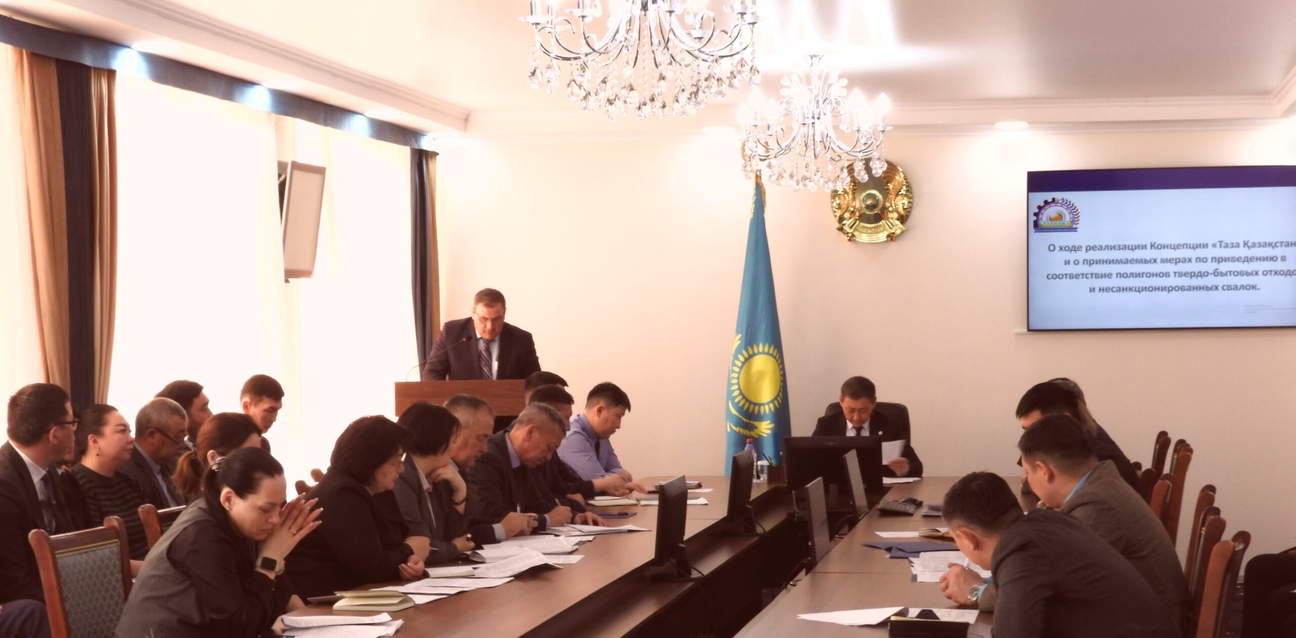 31 марта 2026 года аким Тайыншинского района Б.А. Альжанов провёл заседание районного акимата