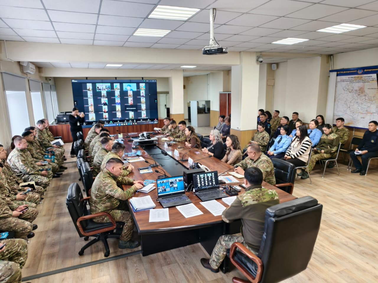 Члены общенациональной коалиции встретились со спасателями