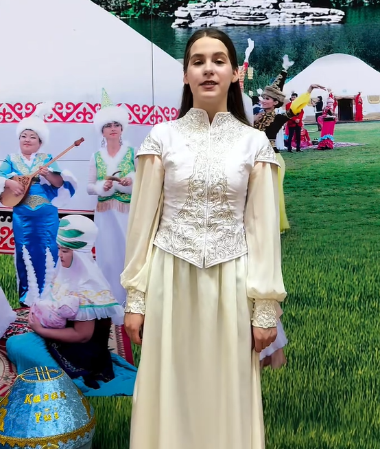 В рамках Дня единства для участников речевого клуба «Мәміле» был организован литературный вечер «Наурыз – праздник весны» 🌸