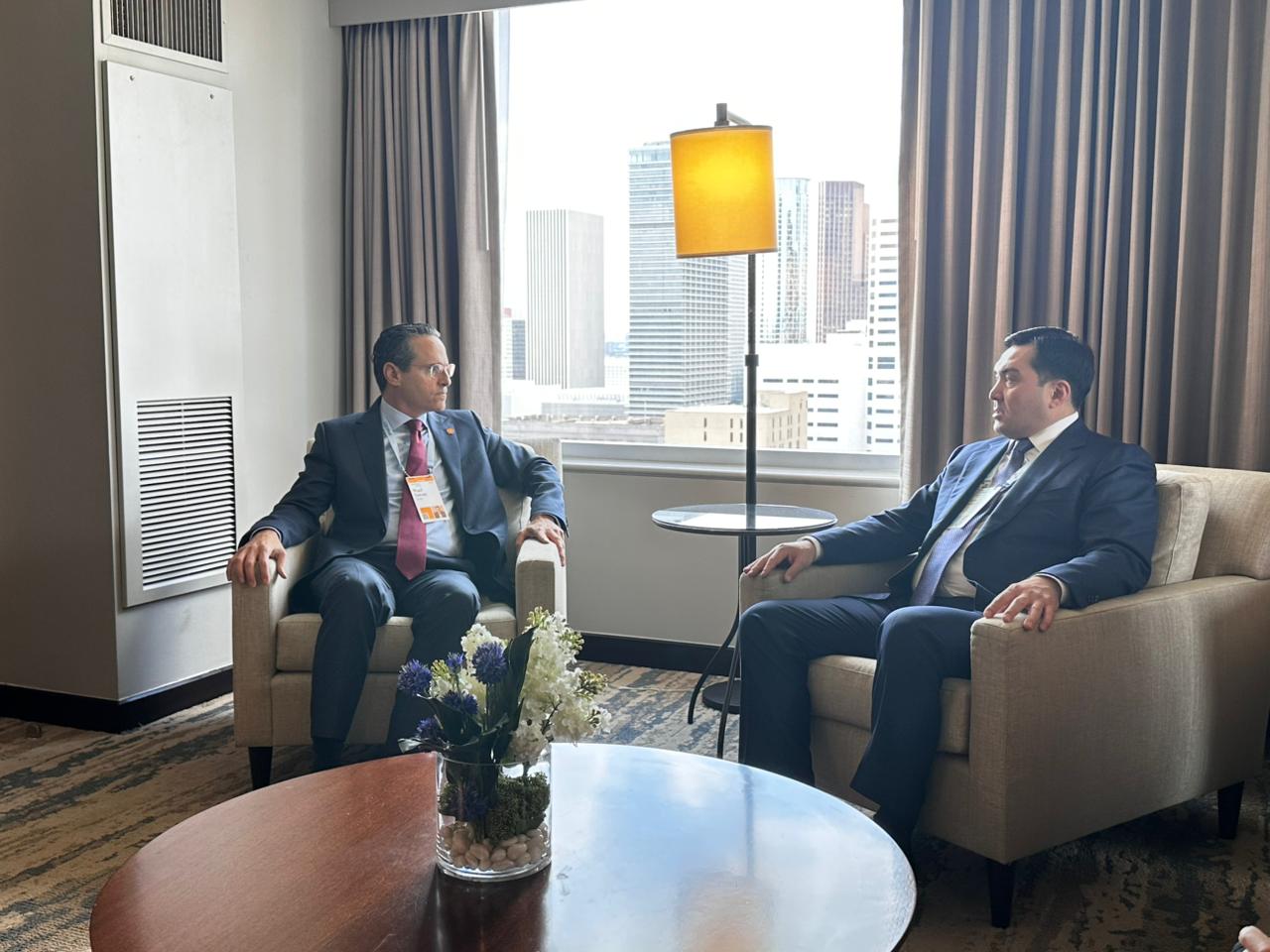 Казахстан обсудил с Shell добычу на ключевых месторождениях