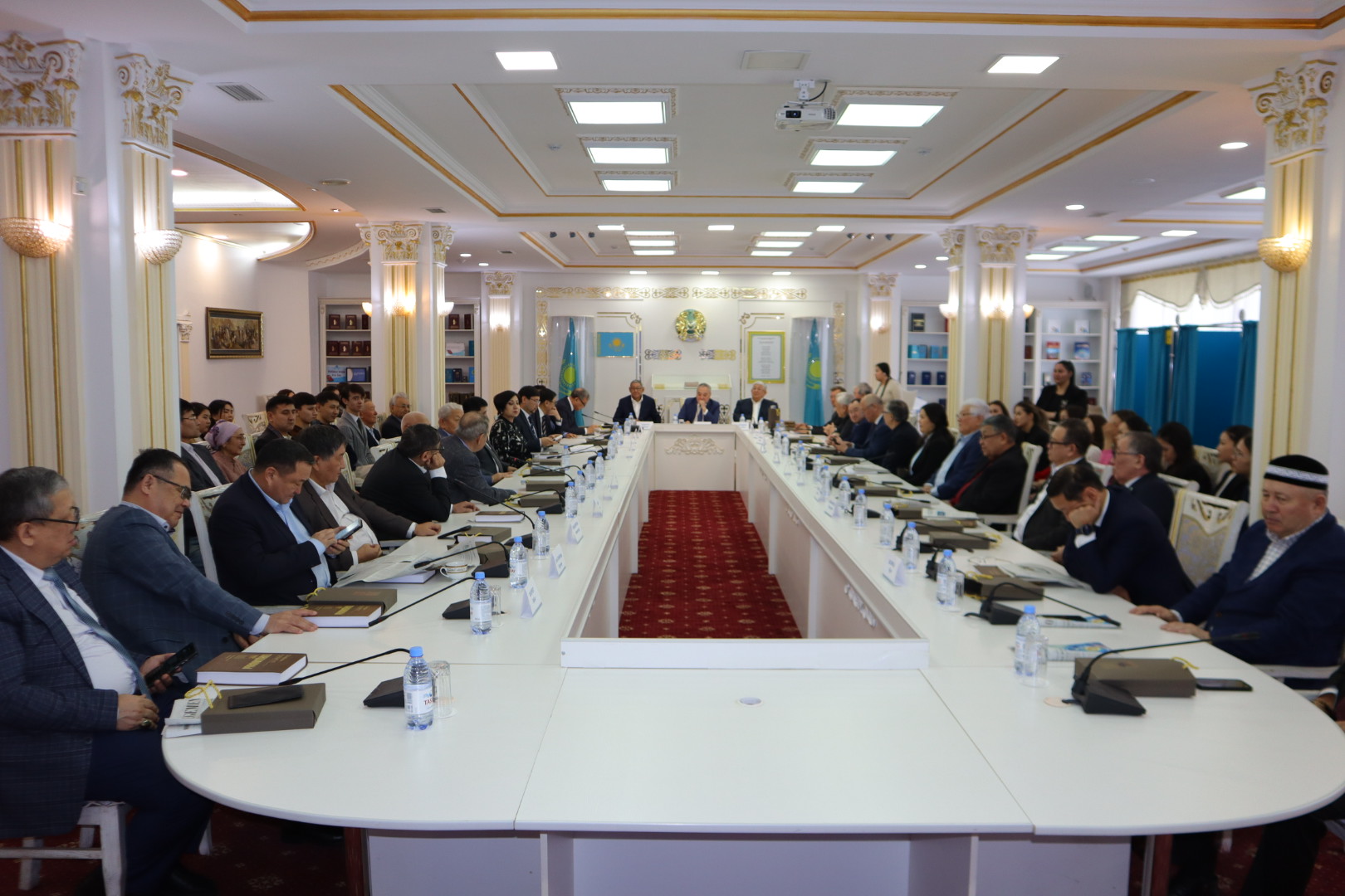 В Астане прошла презентация книги Шархана Казыгула