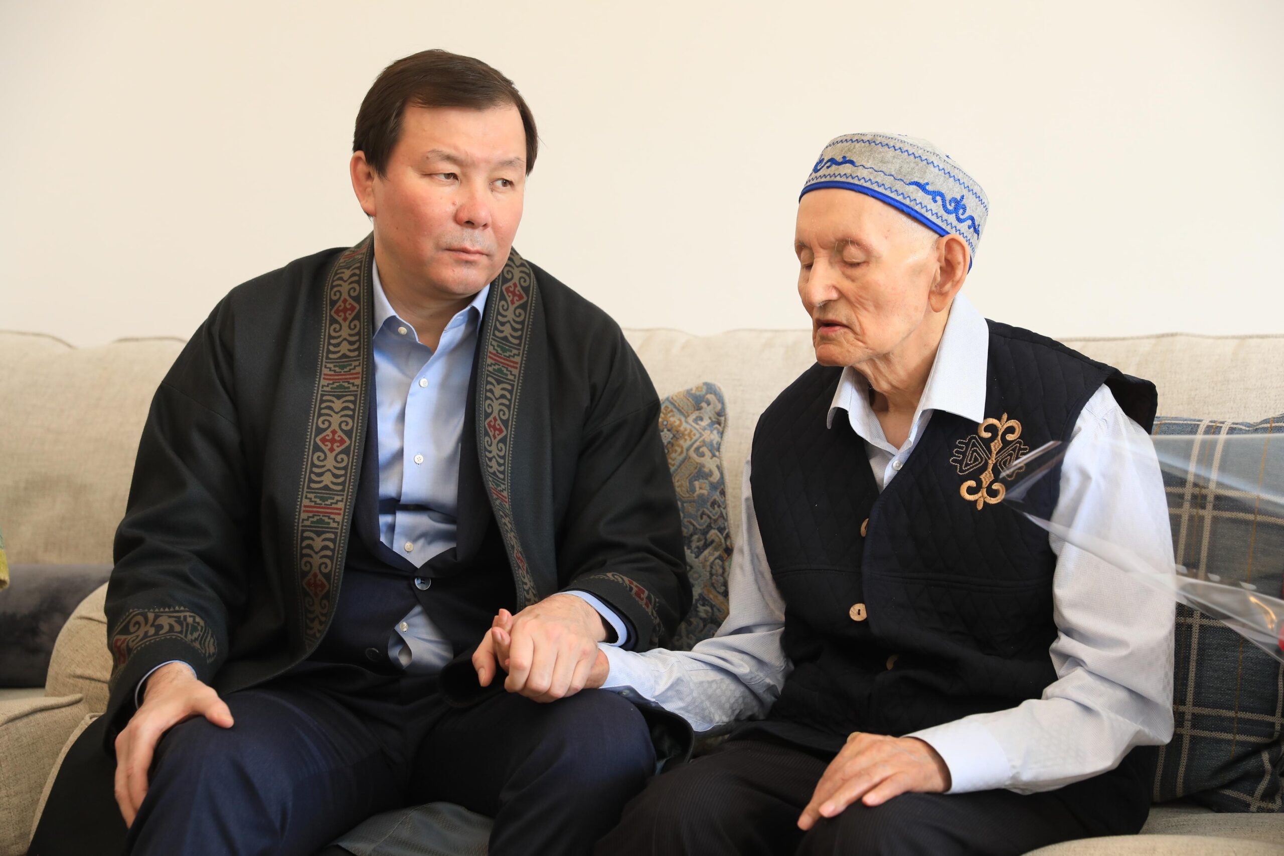 Асхат Шахаров в день Көрісу күні посетил дом известного композитора