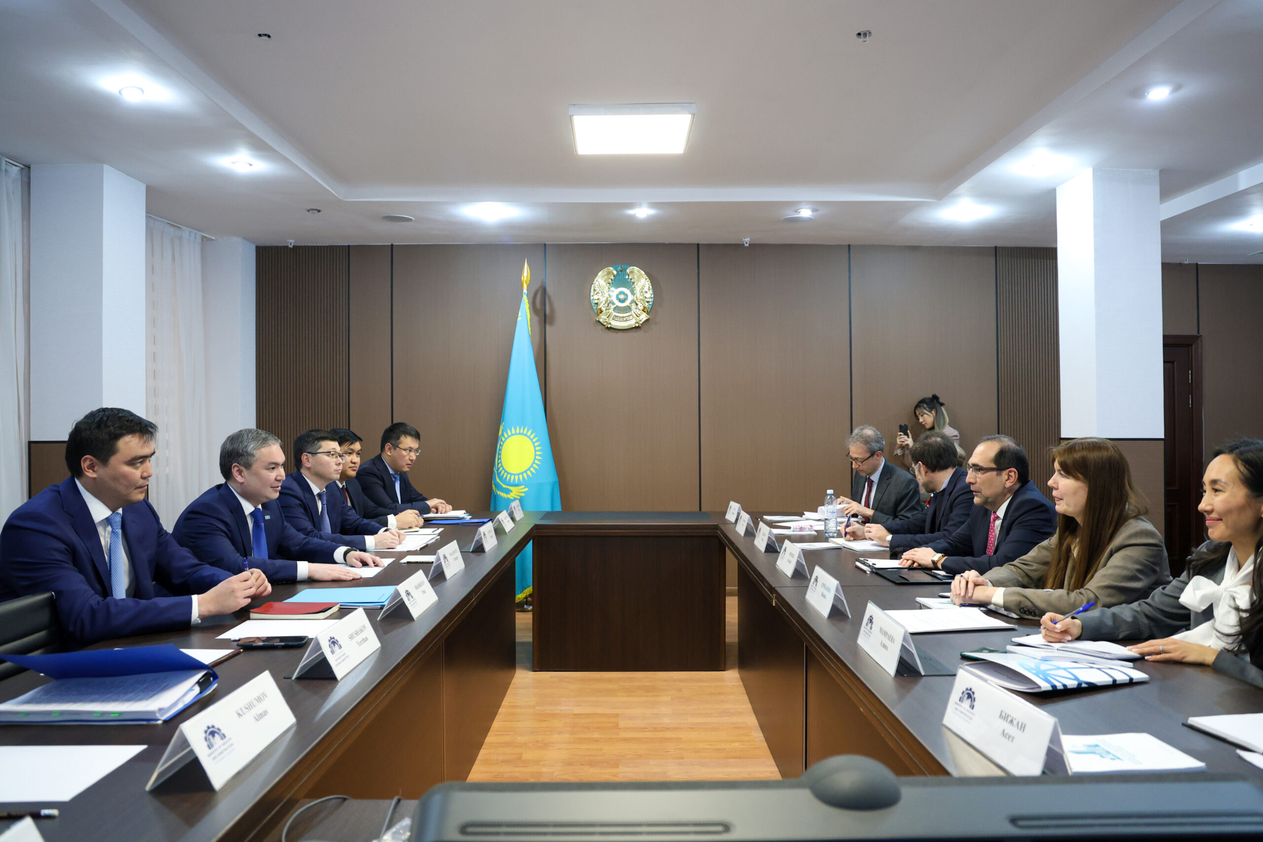 Ерсайын Нагаспаев встретился с представителем Всемирного банка
