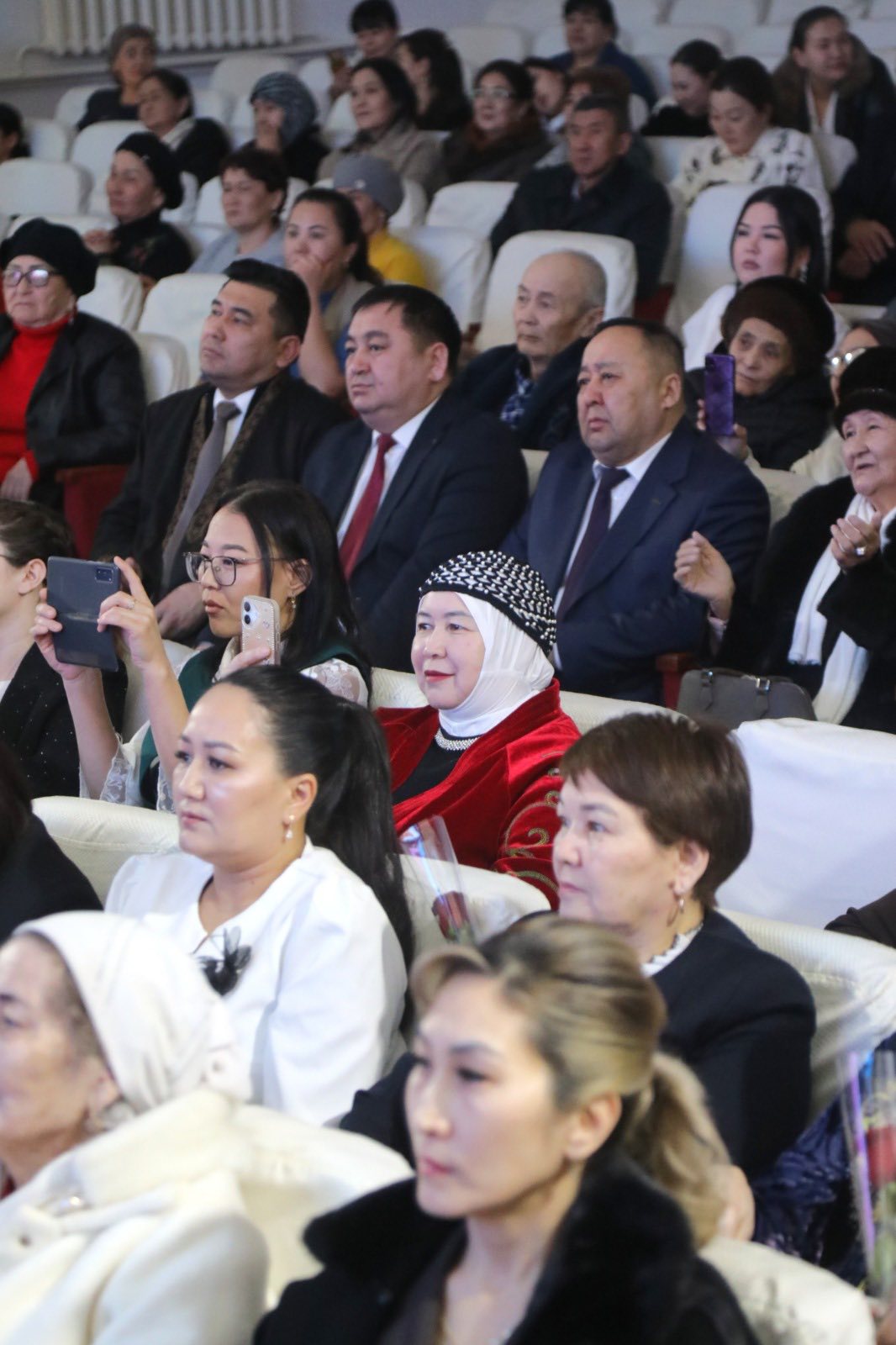 Состоялся праздничный концерт, посвящённый 8 марта — международному женскому дню