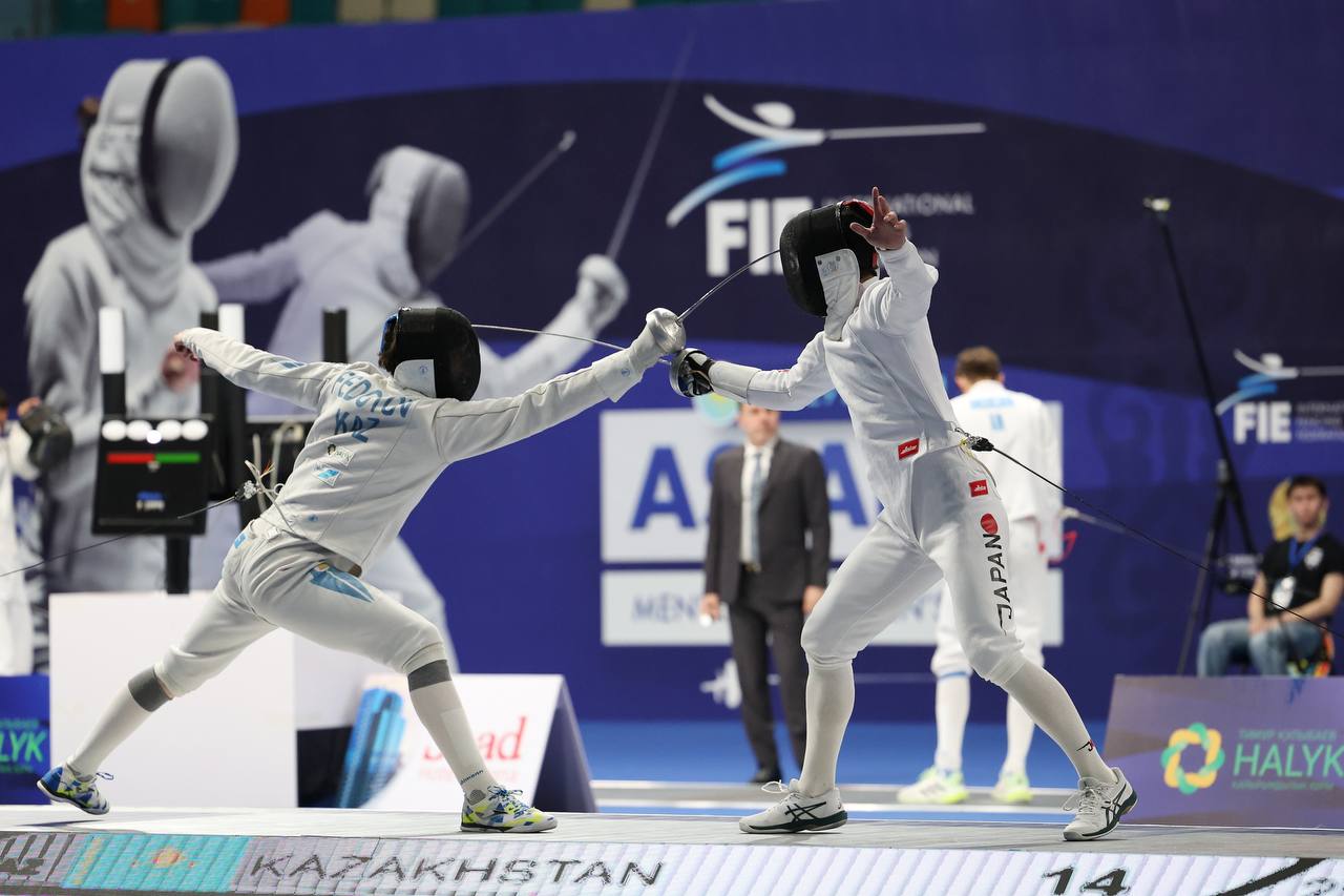 Мужская сборная Казахстана по фехтованию завершила Кубок мира в ТОП-5