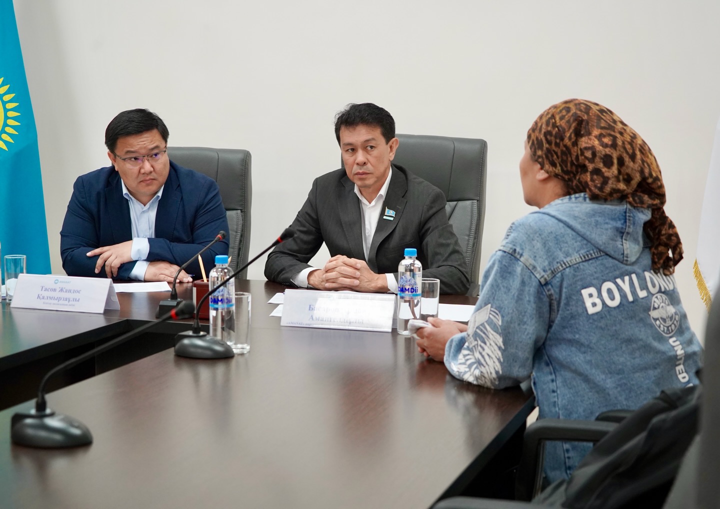 ЖАНДОС ТАСОВ ПРИНЯЛ ЖИТЕЛЕЙ ПО ЛИЧНЫМ ВОПРОСА