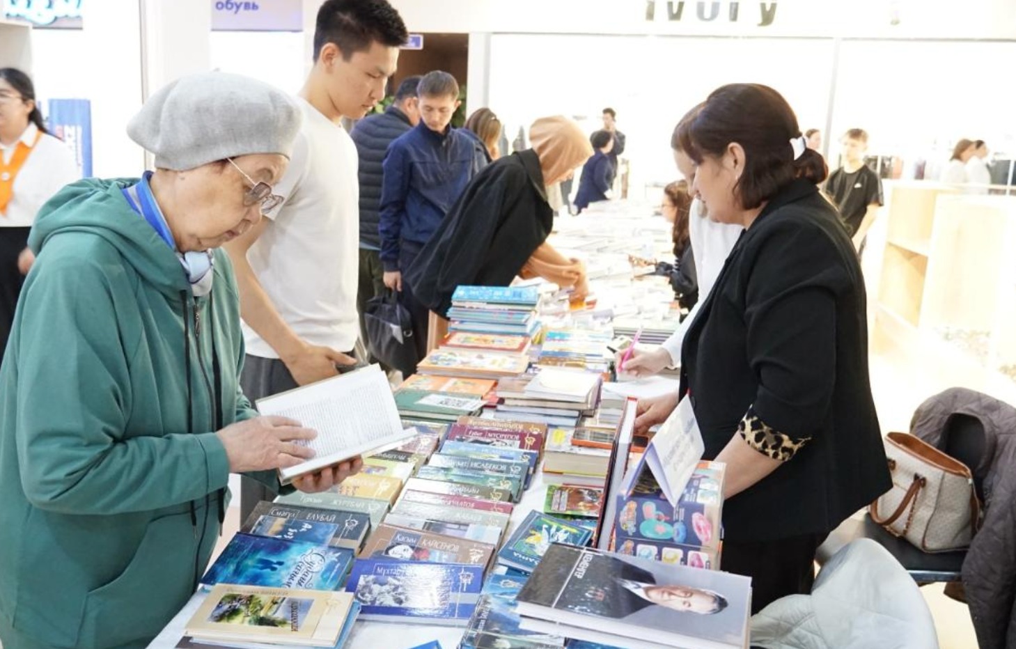 В Жетісу в рамках Национального дня книги провели масштабное мероприятие под названием «Кітап – ұлттың ұлы байлығы»
