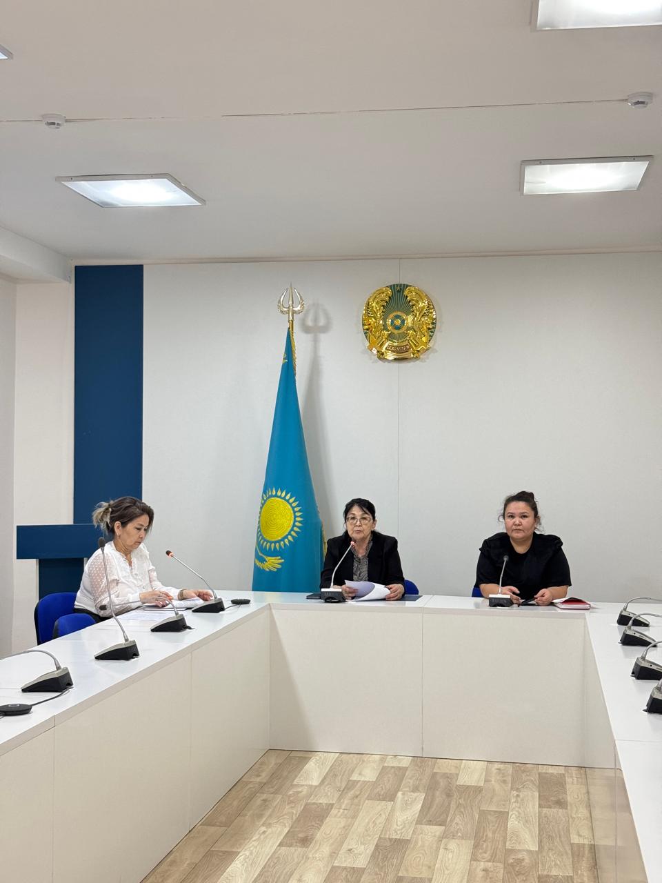 09 апреля 2026 года Департамент санитарно-эпидемиологического контроля Мангистауской области (далее — Департамент) в соответствии с Дорожной картой на 2025–2026 годы, направленной на обеспечение санитарно-эпидемиологической безопасности в пищеблоках организаций образования и воспитания региона (школы, интернаты, дошкольные учреждения, детские дома, организации технического и профессионального, среднего и высшего образования, летние оздоровительные лагеря, а также все виды организованных детских коллективов), а также на основании плана основных организационных мероприятий Департамента на 2026 год, совместно с Управлением образования Мангистауской области провёл областной семинар-совещание для пришкольных летних оздоровительных лагерей.