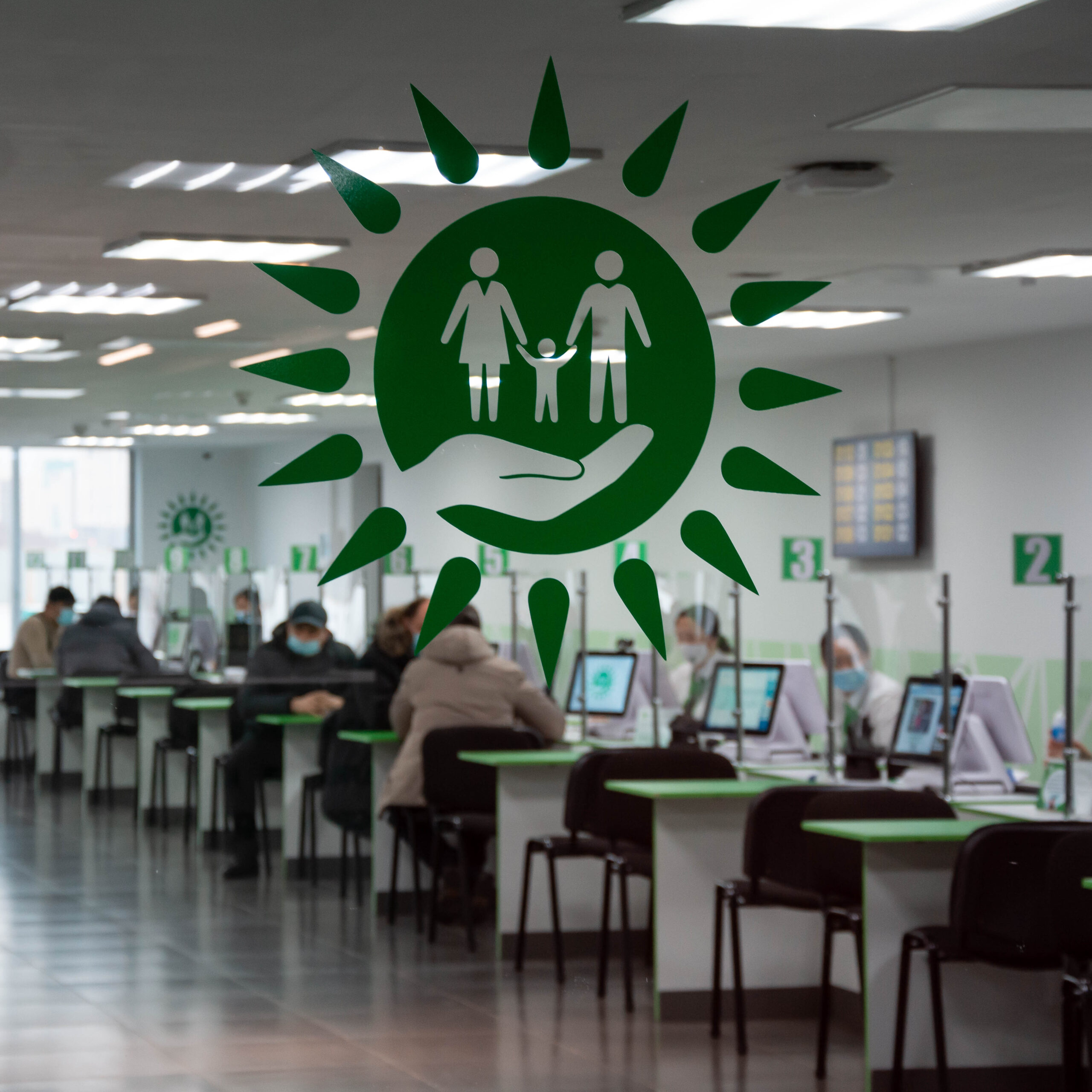 Около 700 казахстанцев прошли обучение цифровой грамотности в ЦОНах за месяц