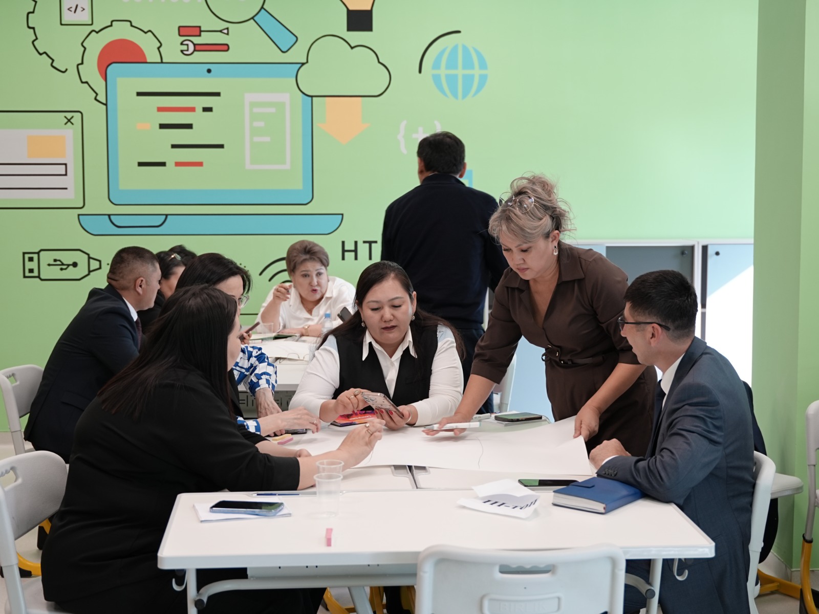 Директора школ «Келешек мектептері» разработали дорожные карты по внедрению STEM образования