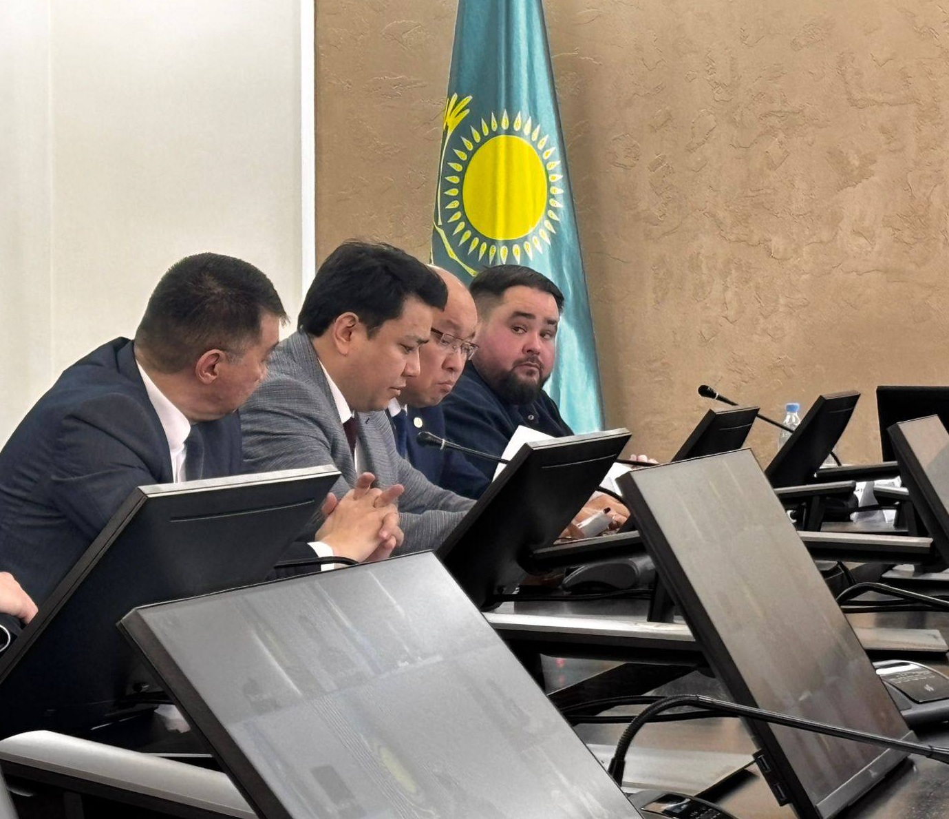 Областная комиссия по социальному партнёрству: контроль социальных платежей и трудовых отношений