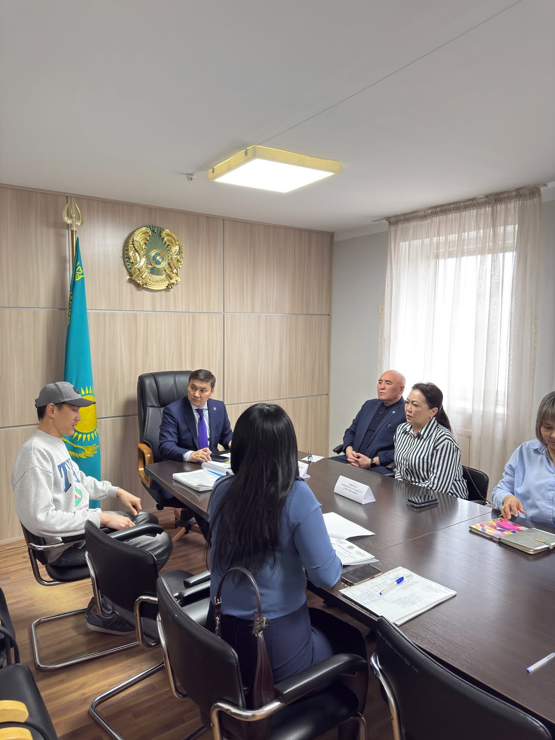 Руководитель Департамента юстиции Мангистауской области Каримов А.Н. совместно с председателем Коллегии адвокатов Мангистауской области Мусаевым Б.М. провел личный прием граждан