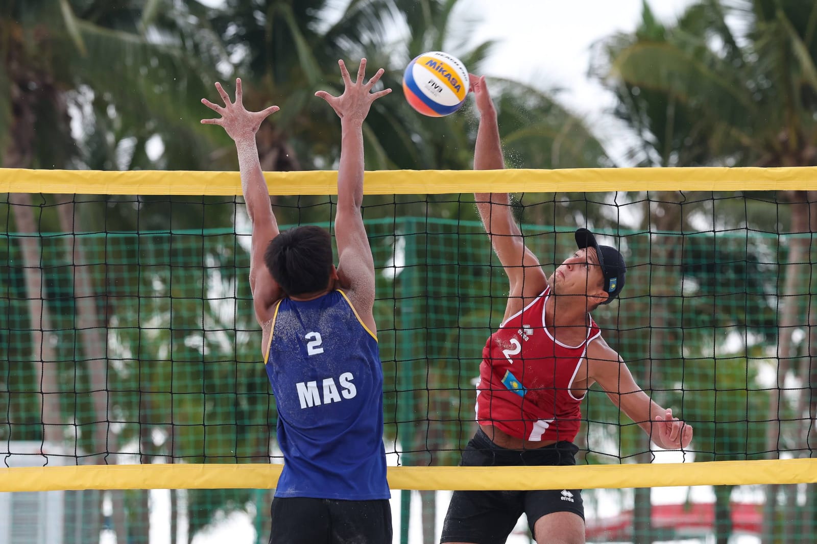 Мужская сборная Казахстана идет без поражений в Санье