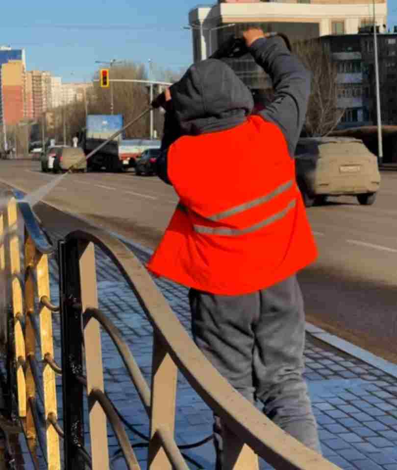 С приходом весны в районе Сарыарка продолжаются санитарные работы после зимнего периода