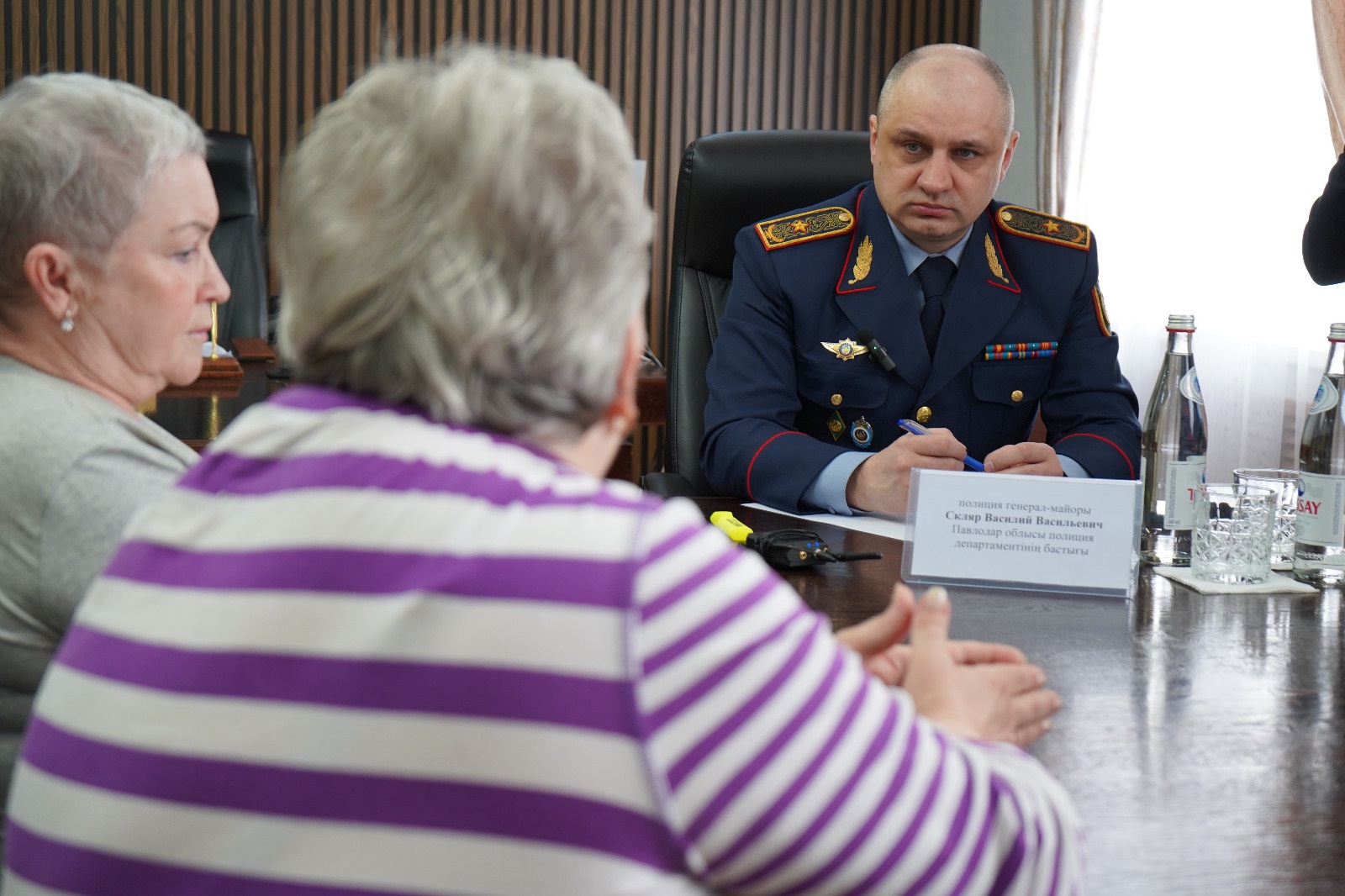От семейных споров до дорожной разметки: С какими вопросами павлодарцы пришли к главе полиции?