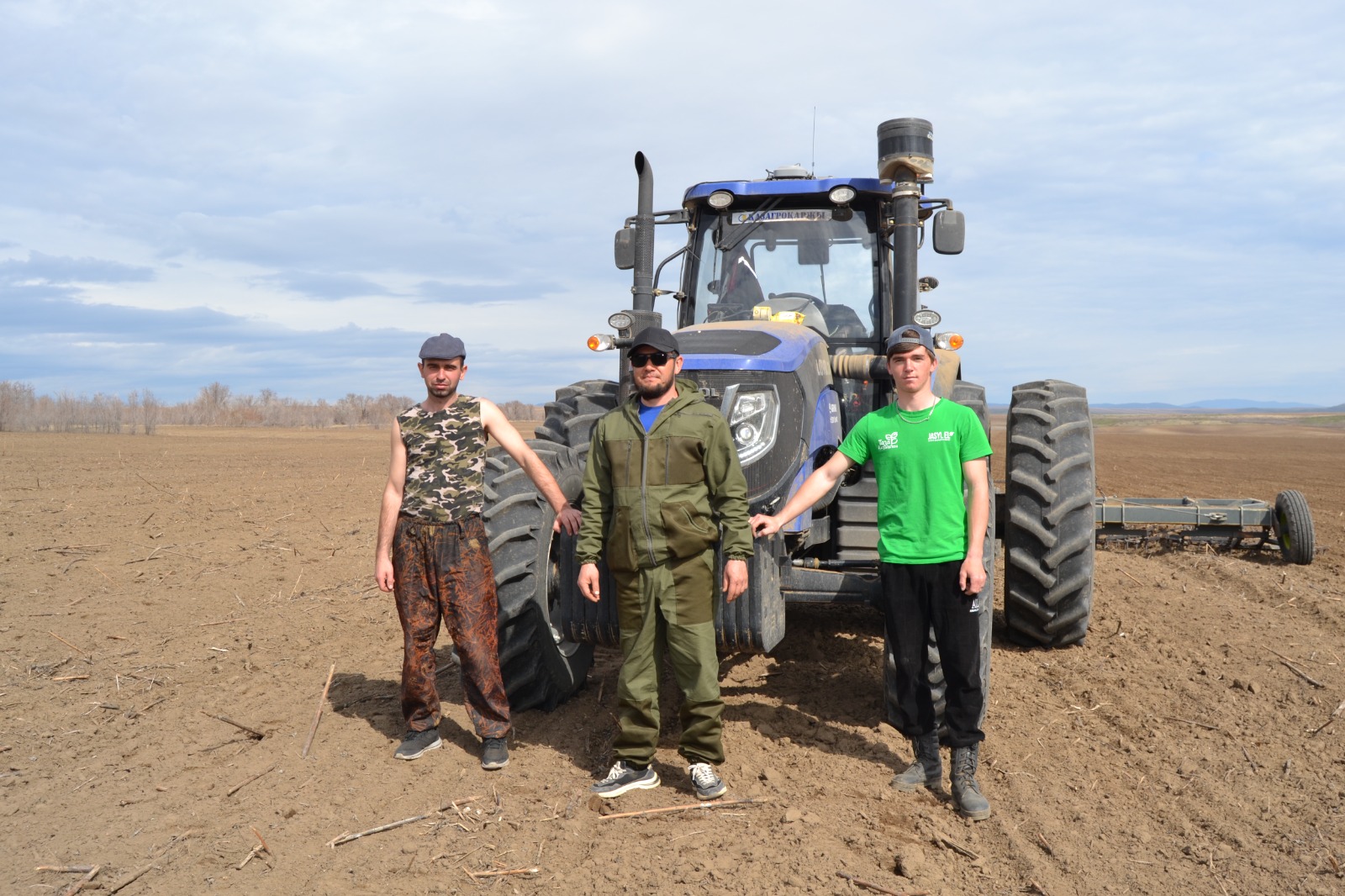 В ВКО фермеры внедряют автопилот для пашни.