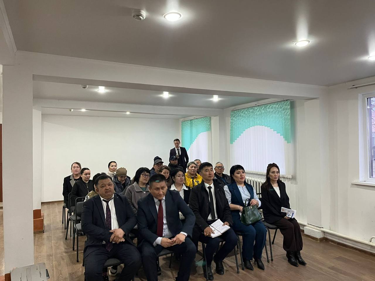 В аулах Акбулак и Абыралы состоялась важная встреча, посвящённая развитию предпринимательства и сельского хозяйства