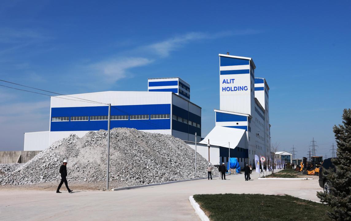 В Жамбылской области производят сухие строительные смеси