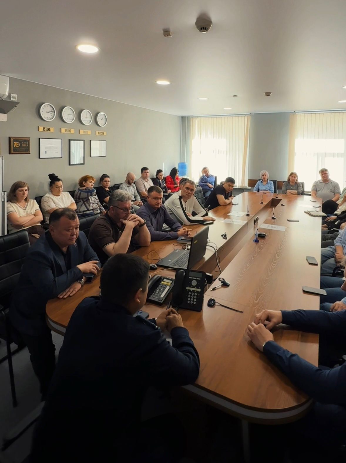 В ВКО полицейские обучают трудовые коллективы кибербезопасности