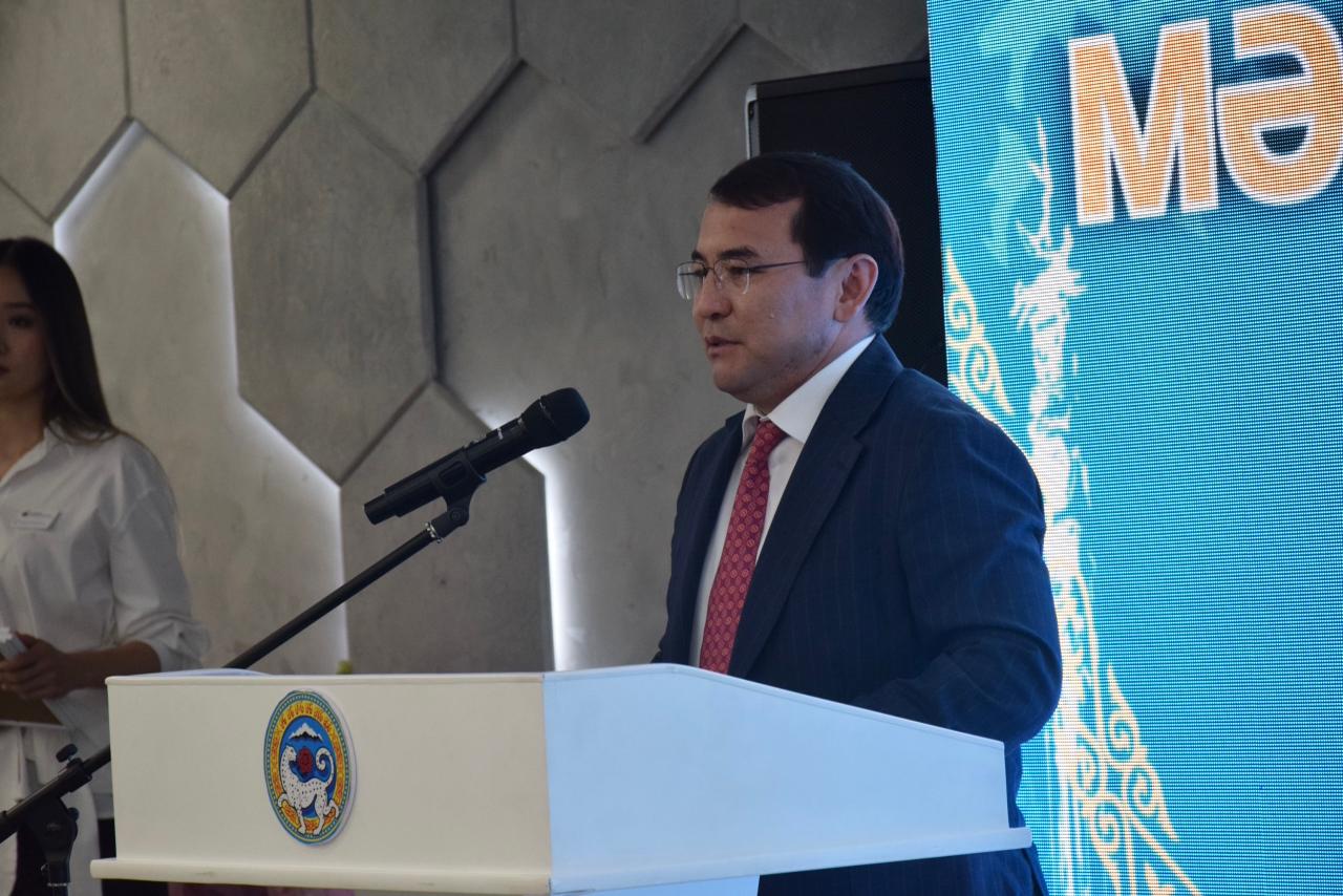 В Алматы отметили два культурных праздника: Национальный день книги и День библиотекаря