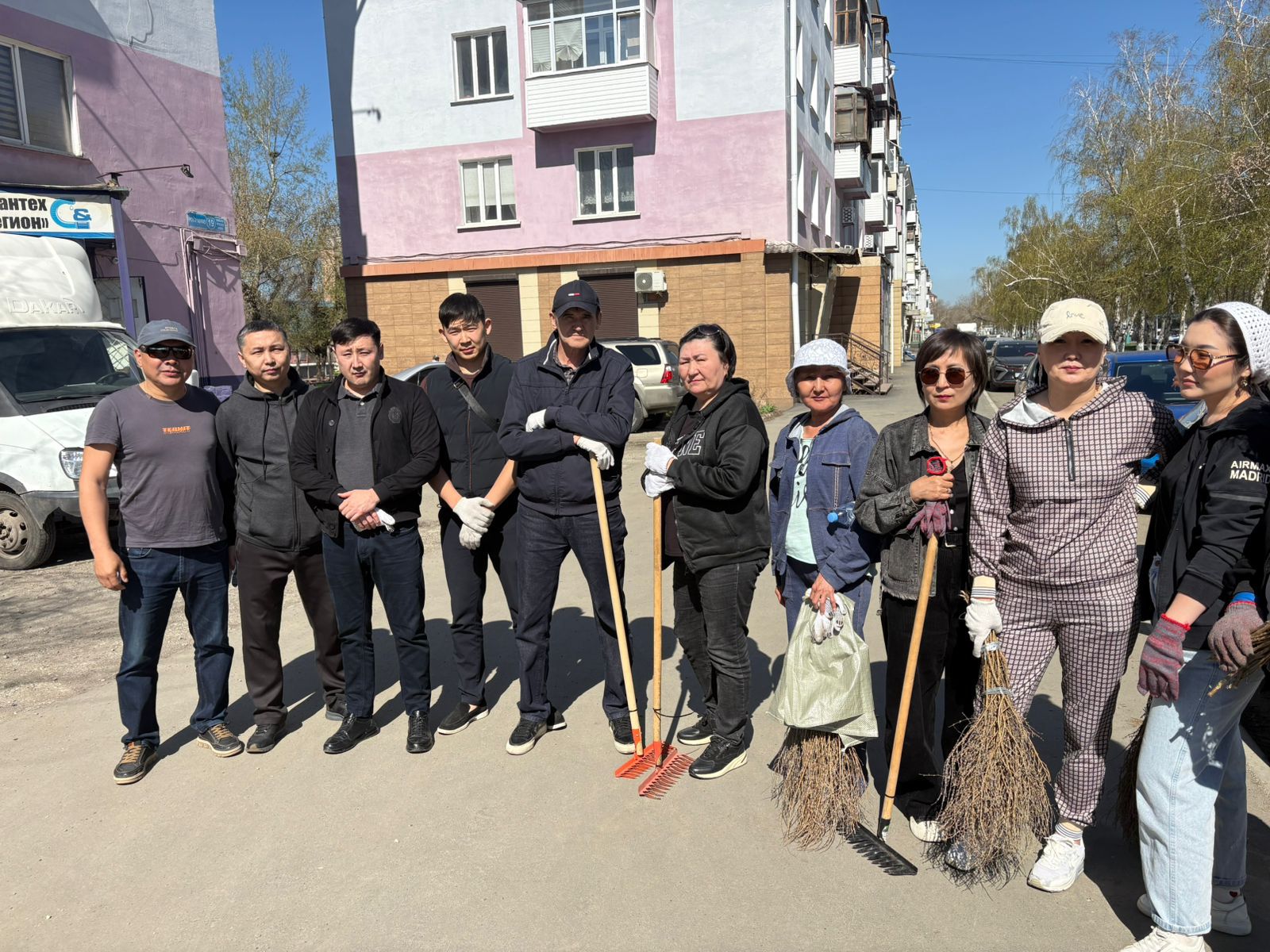 В Усть-Каменогорске проведены работы по благоустройству в рамках экологической акции