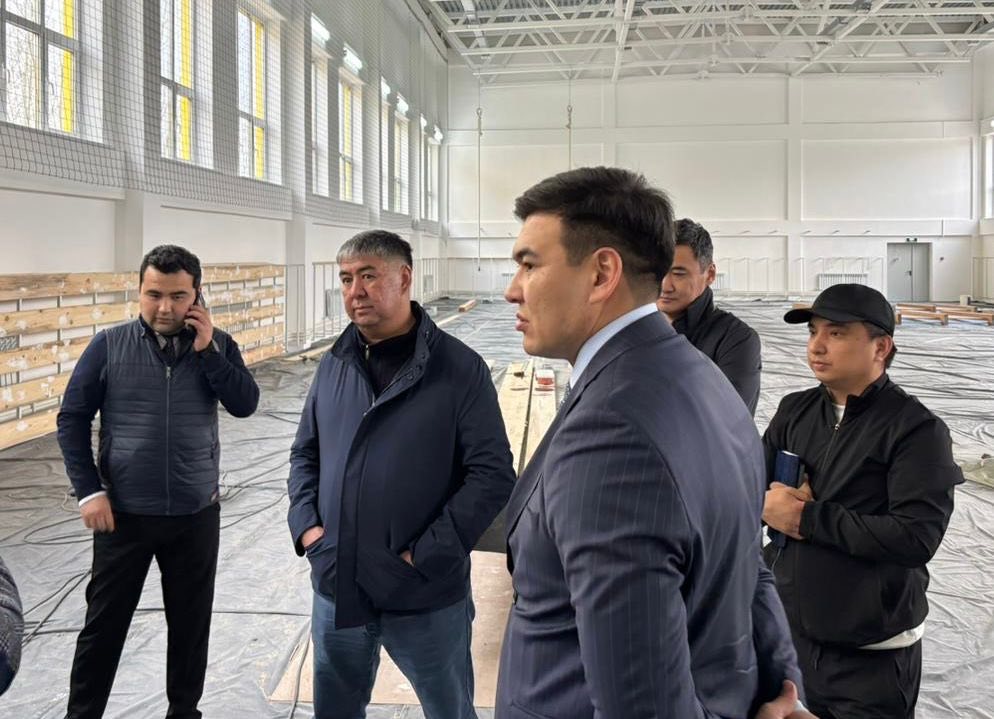 Совместно с представителями столичного филиала партии AMANAT посетили школу №27, где ведётся строительство пристройки (07.04.2026)