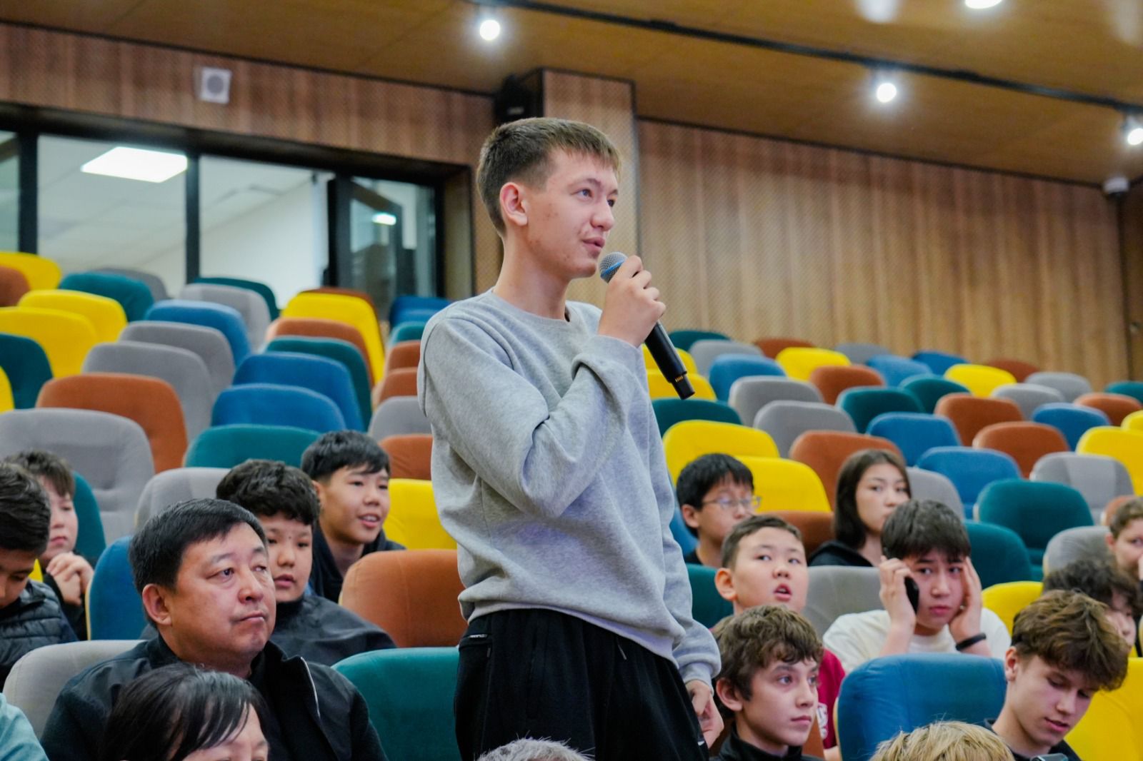 «Закон и порядок»: открытая встреча со спортсменами