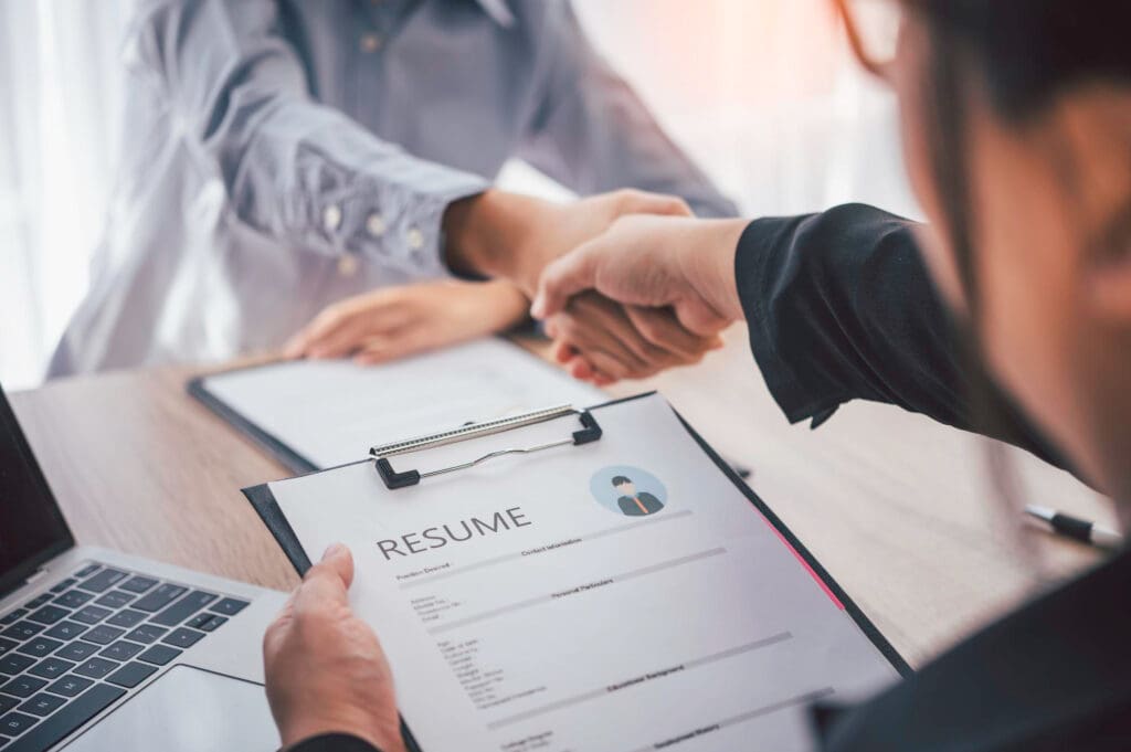 Казахстан продвигается к легальному трудоустройству граждан в Южной Корее по системе EPS