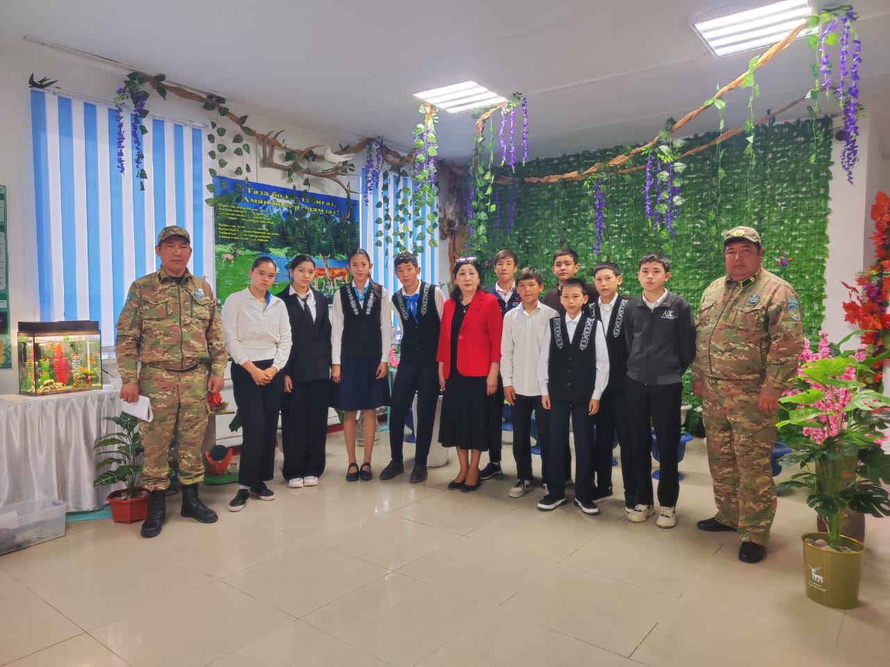 Инспекторы лесного хозяйства провели в Жанаталапской средней школе познавательную лекцию на тему пожарной безопасности