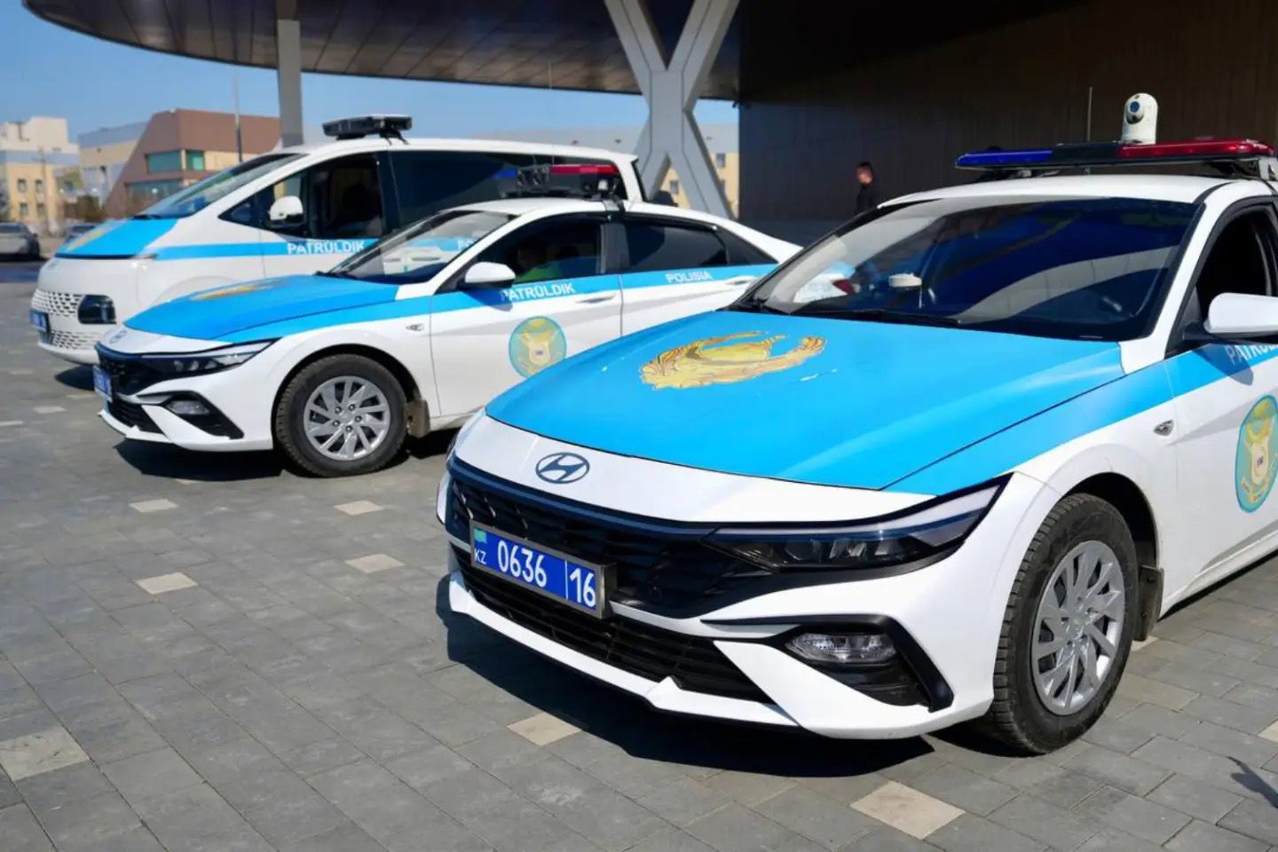 «Зеленый коридор» для спасения жизни: полицейские ВКО экстренно доставили 4-летнюю девочку в больницу