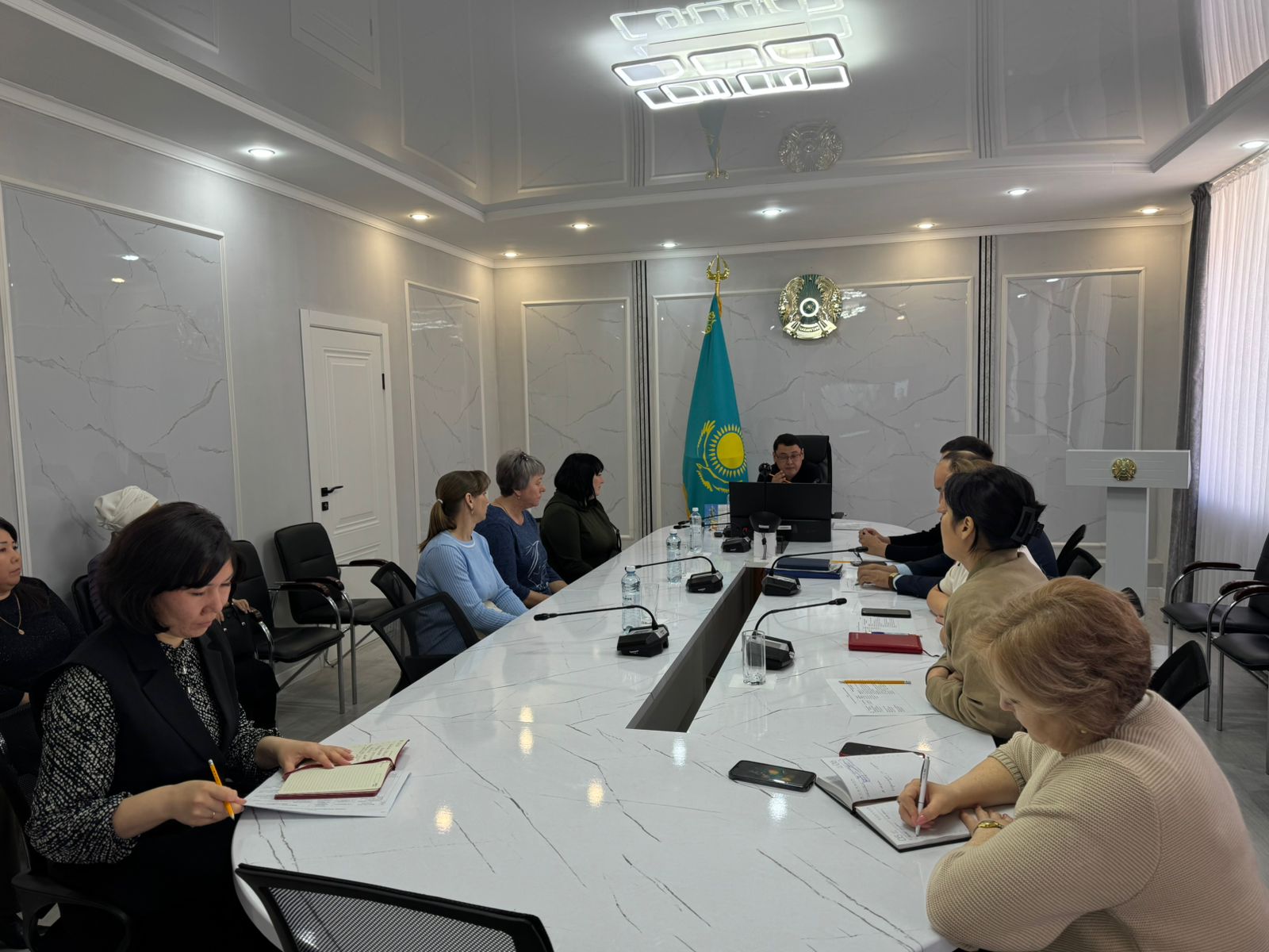 6 апреля 2026 года аким района имени Габита Мусрепова Анбаев Р.А. провёл личный приём граждан