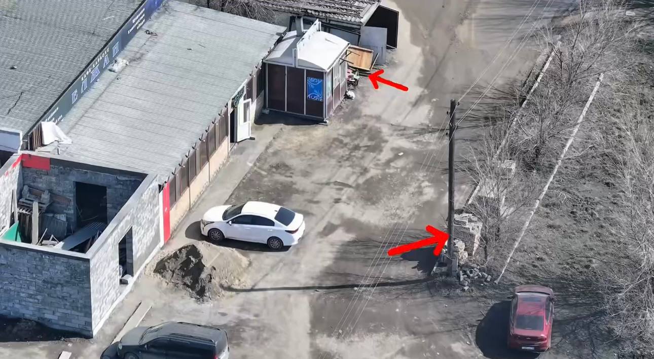 В городе Семей полиция по охране природы пресекла действия лица, загрязнявшего общественное место.